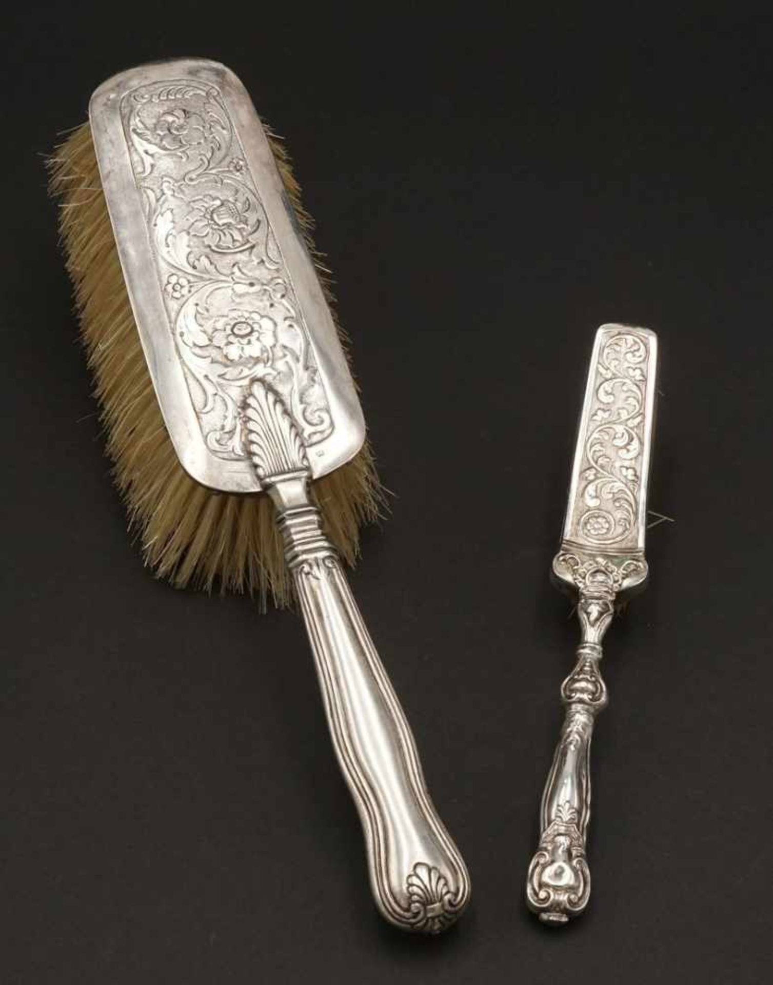 Umfangreiche Reise-Waschgarnitur der Königin Marie von Bayern, um 185013-lötiges Silber, innen - Image 18 of 21