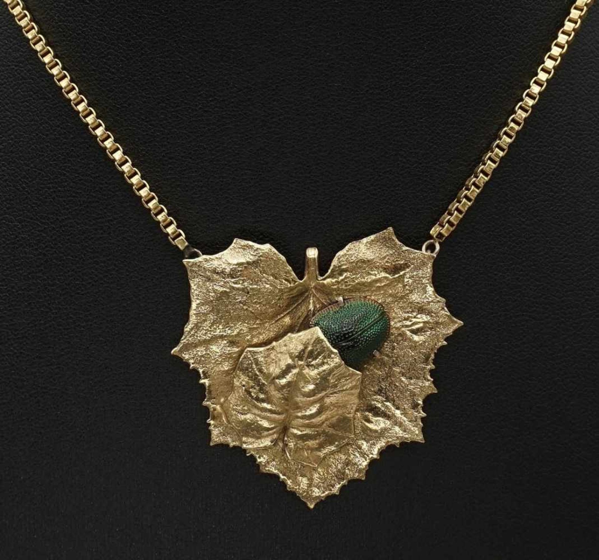 Goldcollier mit Skarabäuskäfer2. Hälfte 20. Jh., 750/- Gelbgold (geprüft), Karabinerverschluss,