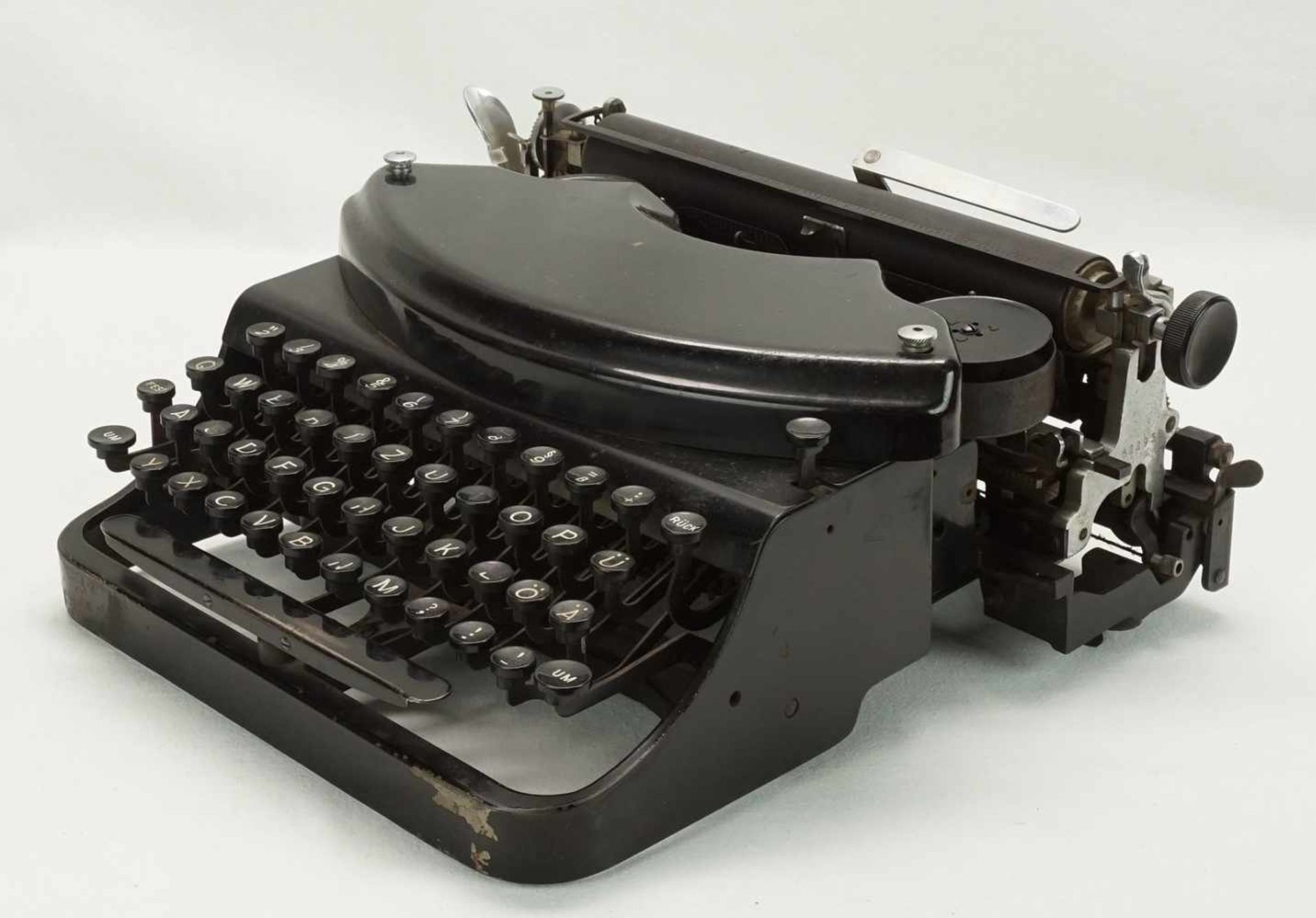 Adlerwerke kleine Adler Schreibmaschine, um 1920altersgemäßer Zustand, Tasten abgenutzt, Funktion
