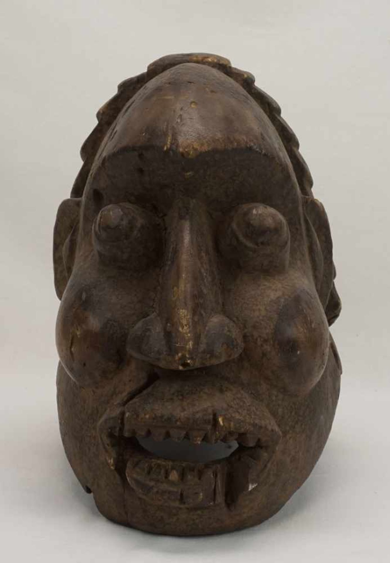 Helmmaske der Bamalike, KamerunBalsaholz, ausdrucksstarke Maske mit Krustenpatina, altersgemäßer - Image 3 of 5