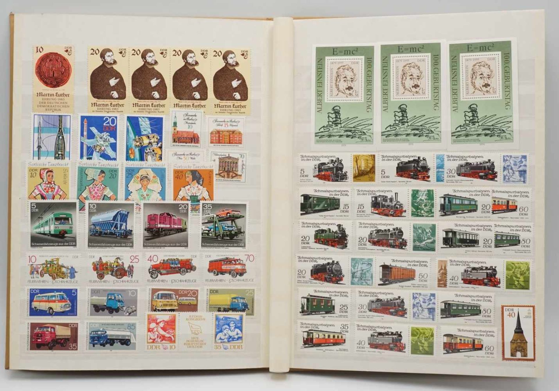 Umfangreiches DDR Briefmarken und Postkarten Konvolutca. 850 Briefmarken, Blocks und Sätze in zwei - Bild 2 aus 4