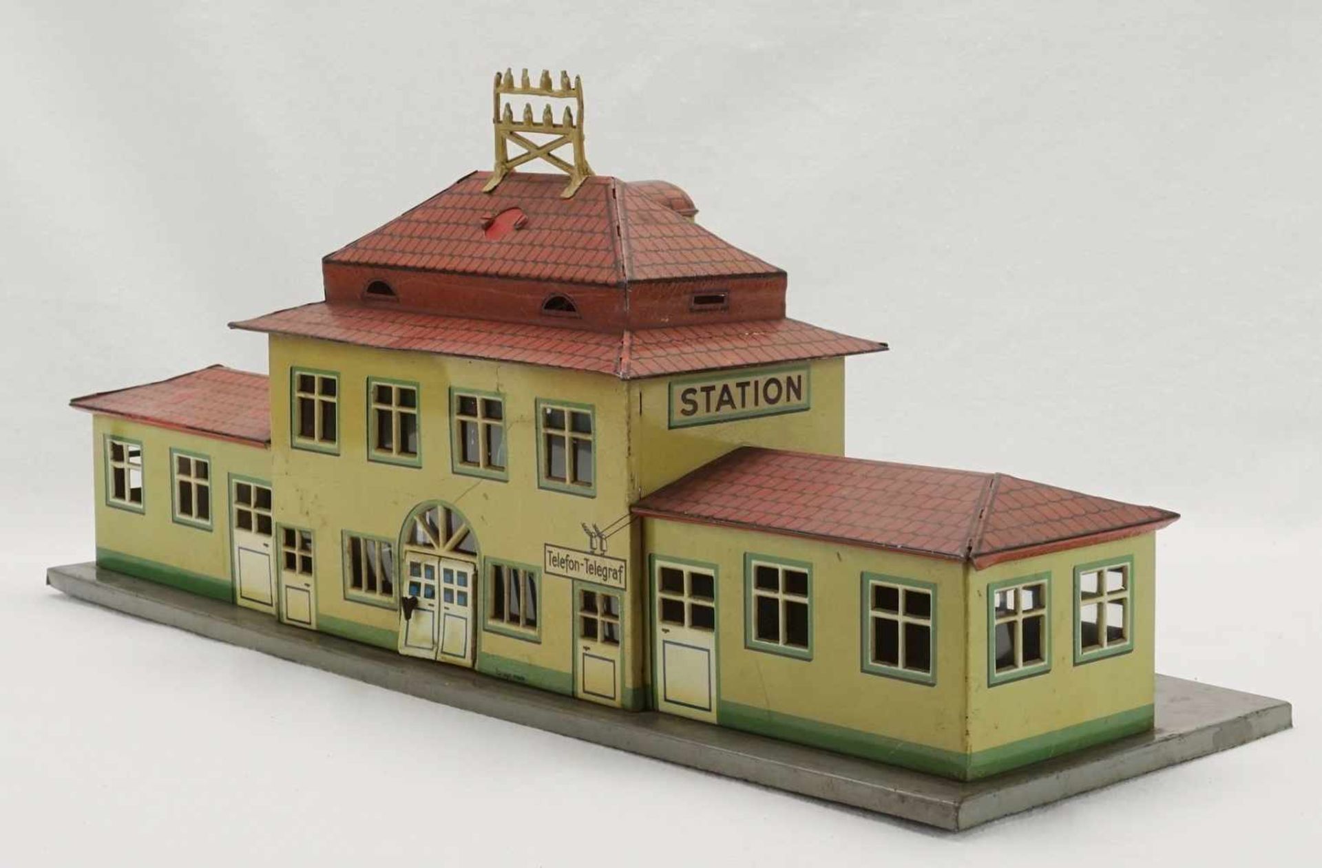Karl Bub Nürnberg großer Bahnhof, 1. Hälfte 20. Jh.Blech lithografiert, ungemarkt, bezeichnet " - Bild 3 aus 3