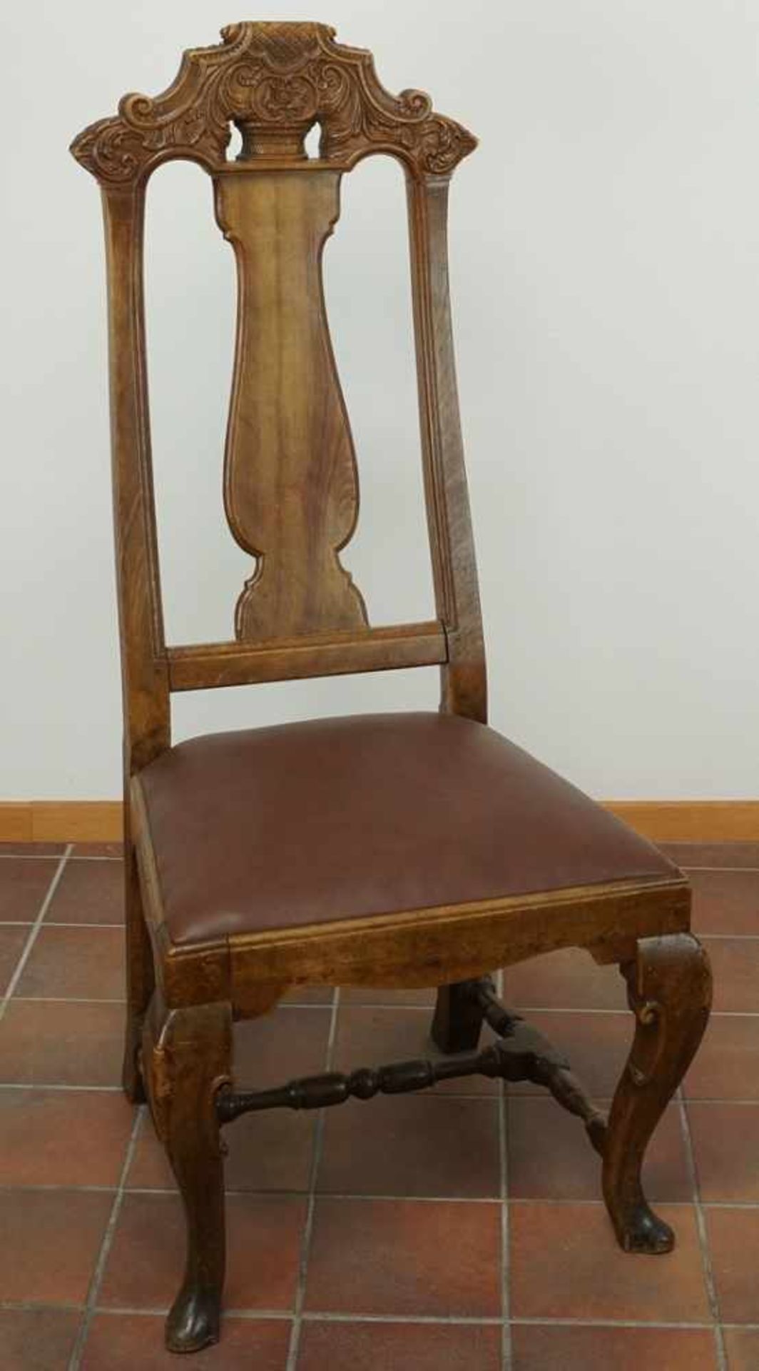 Zwei Historismus Stühle im Barockstil, Nussbaumum 1870, trapezförmiger Sitzrahmen, - Image 2 of 9