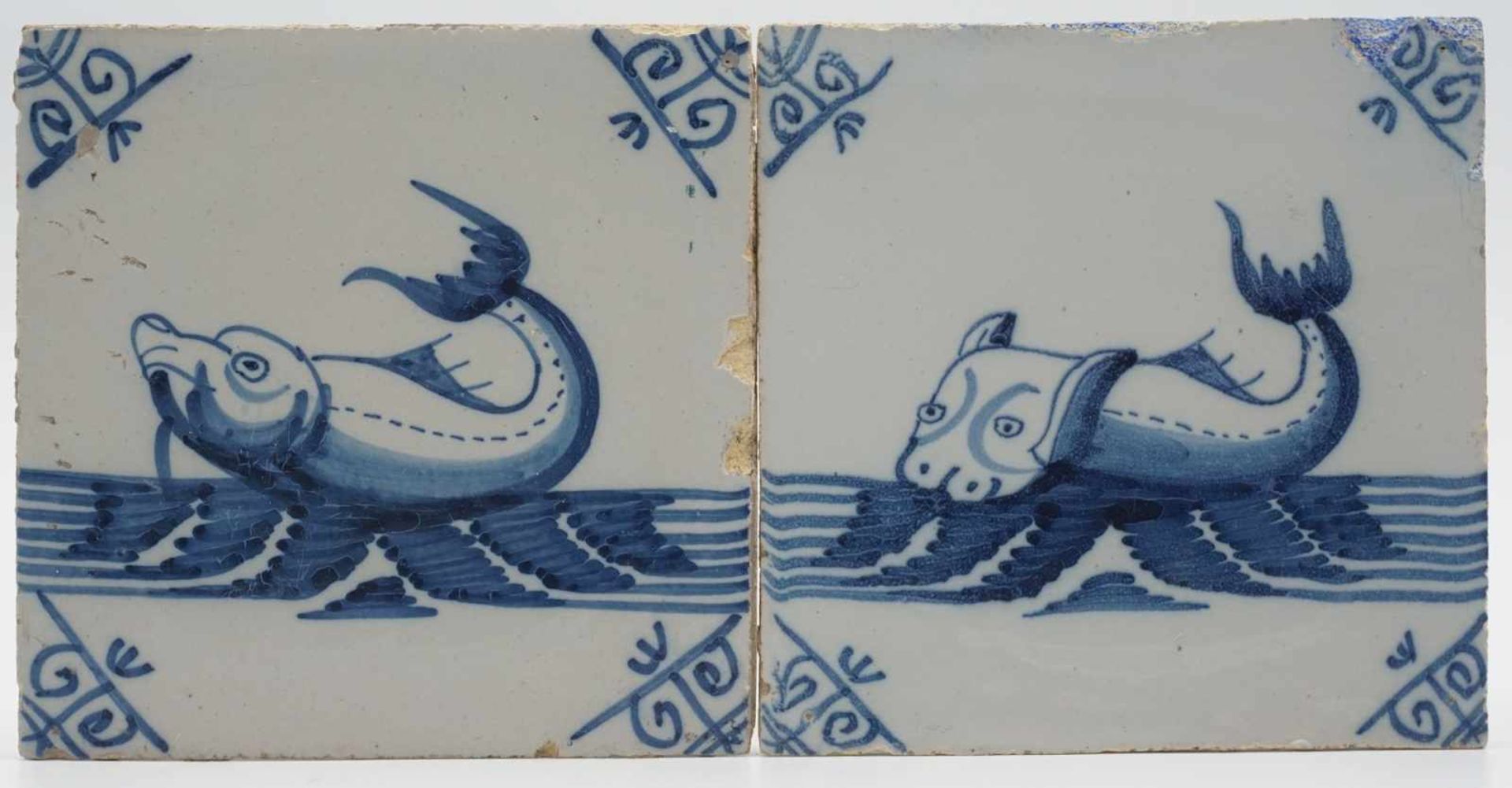 Zwei Fliesen Holland, mit Fisch / Delfin18. Jh., blau, seltene Darstellungen, altersgemäßer Zustand,