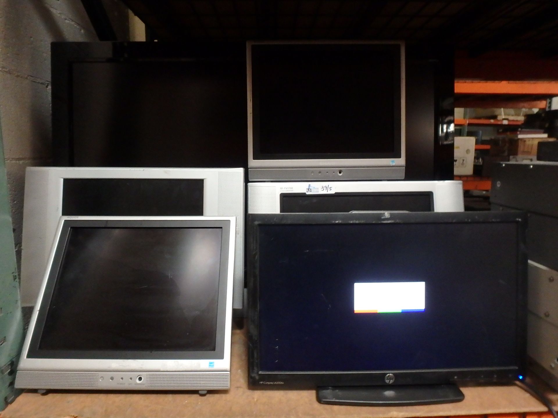 LOT OF 5 LCD/TV