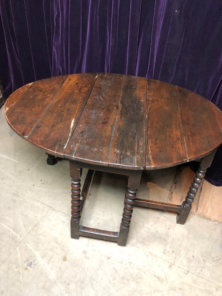 Gateleg table