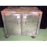 Metal cabinet