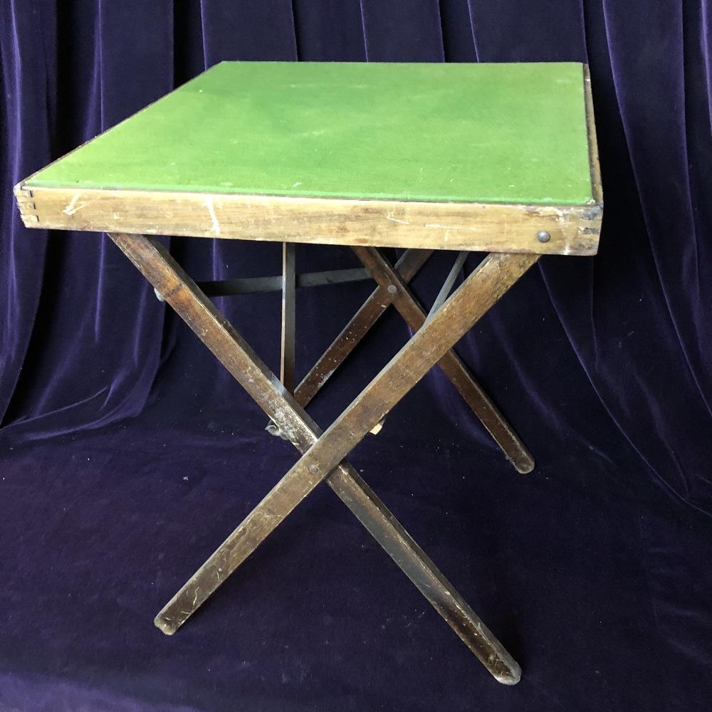 Folding table