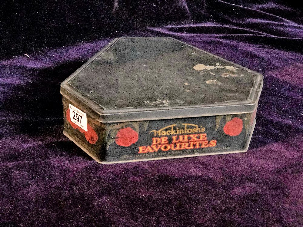 Biscuit tin