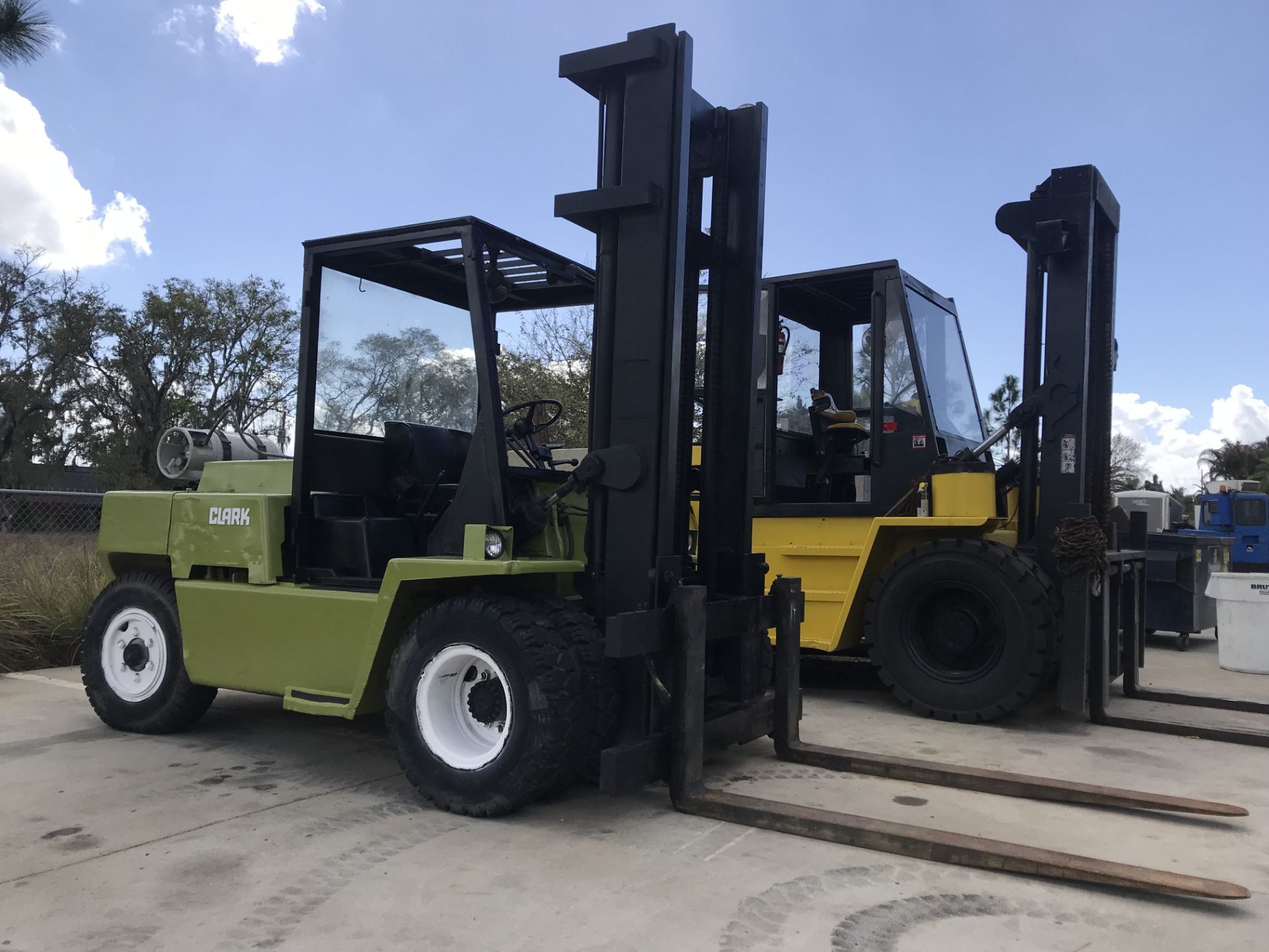 CLARK LP FORKLIFT, APPROX. 13,500 LB LIFT CAP. 6' FORKS, APPROX. 4,350 HOURS SHOWING
