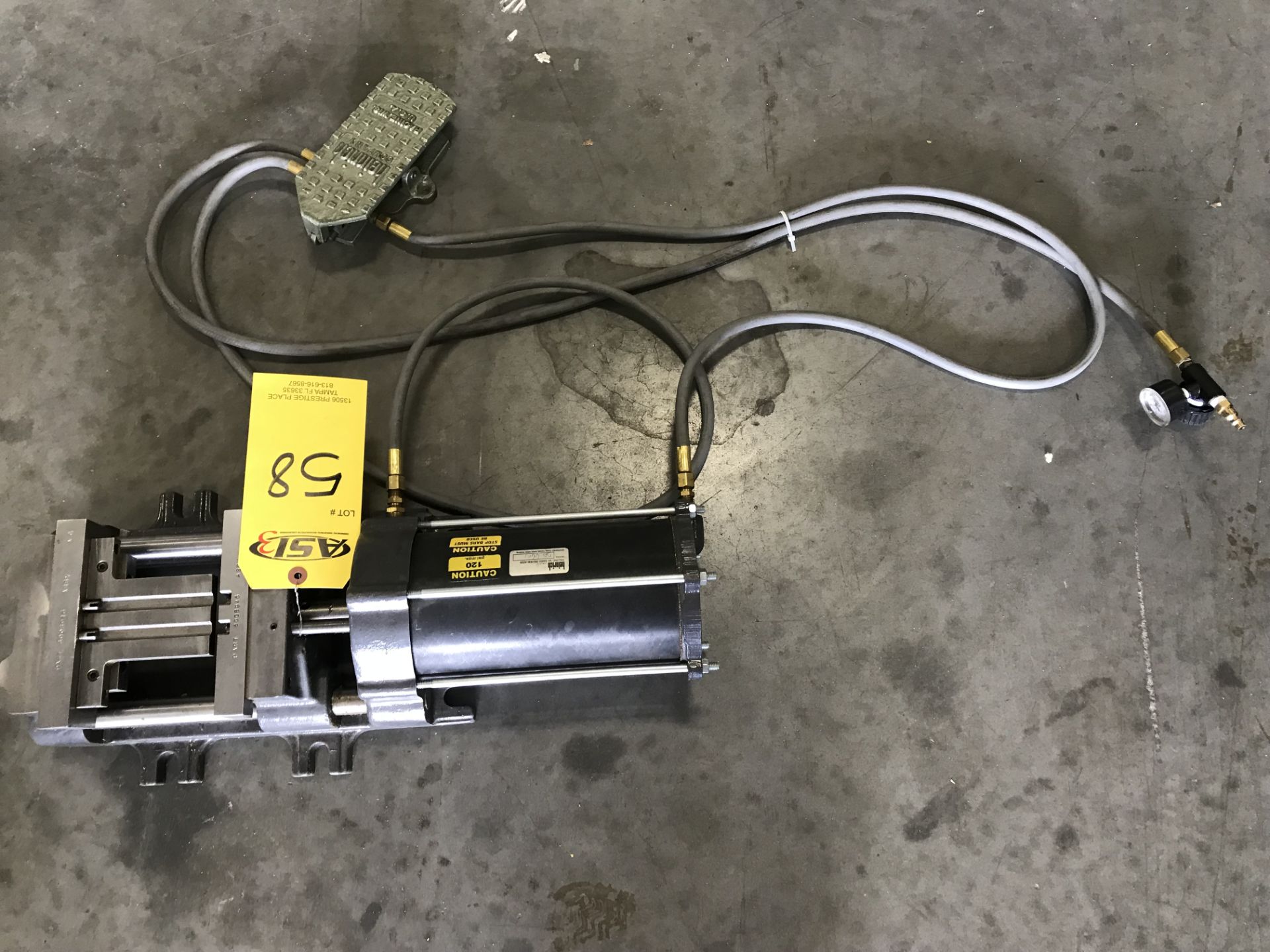 HEINRICH PNEUMATIC VICE MOD. DD6601