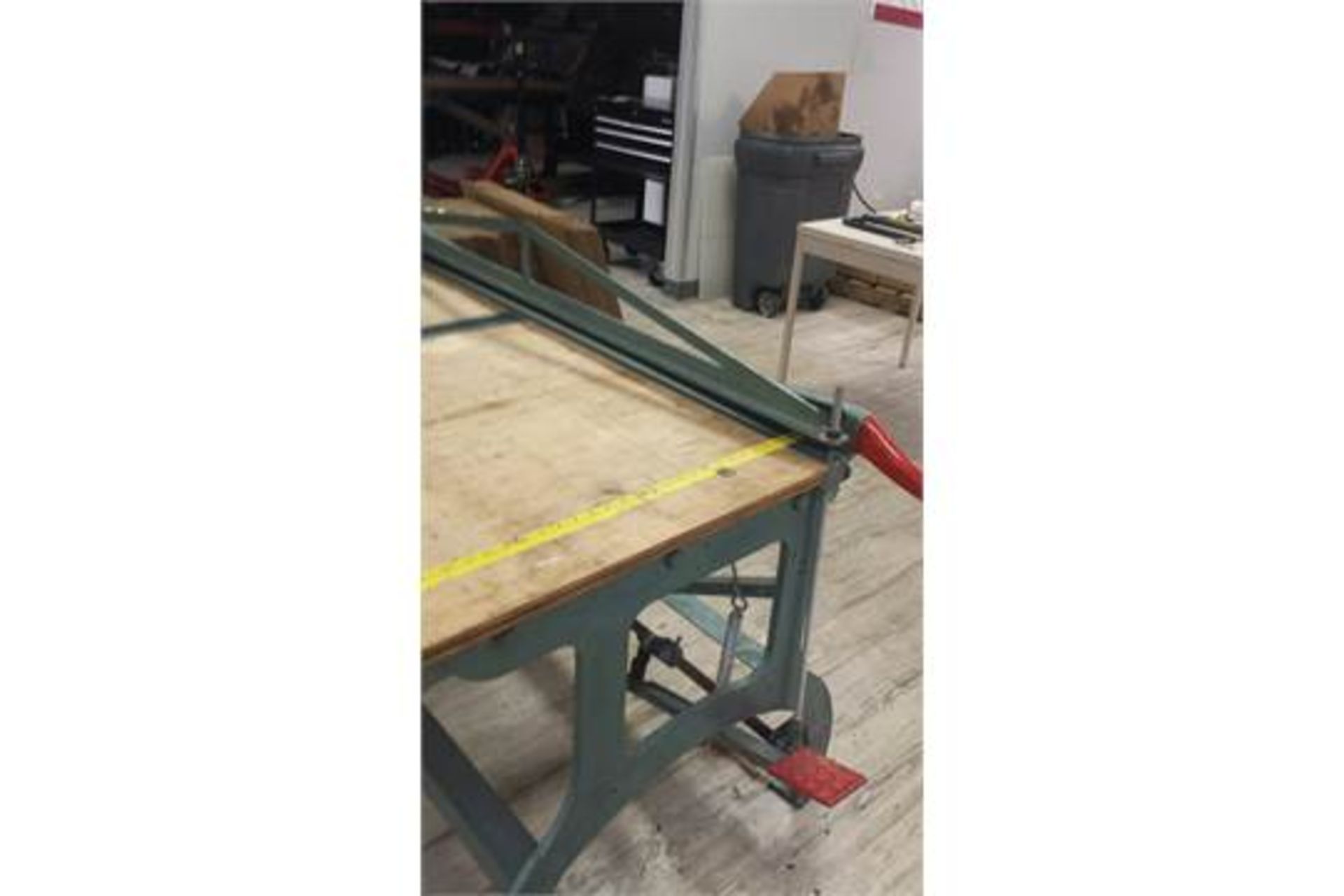 60" GUILLOTINE CUTTER W/MATERIAL LOCKDOWN PEDAL FOR PRECISE CUTTING - Image 4 of 4