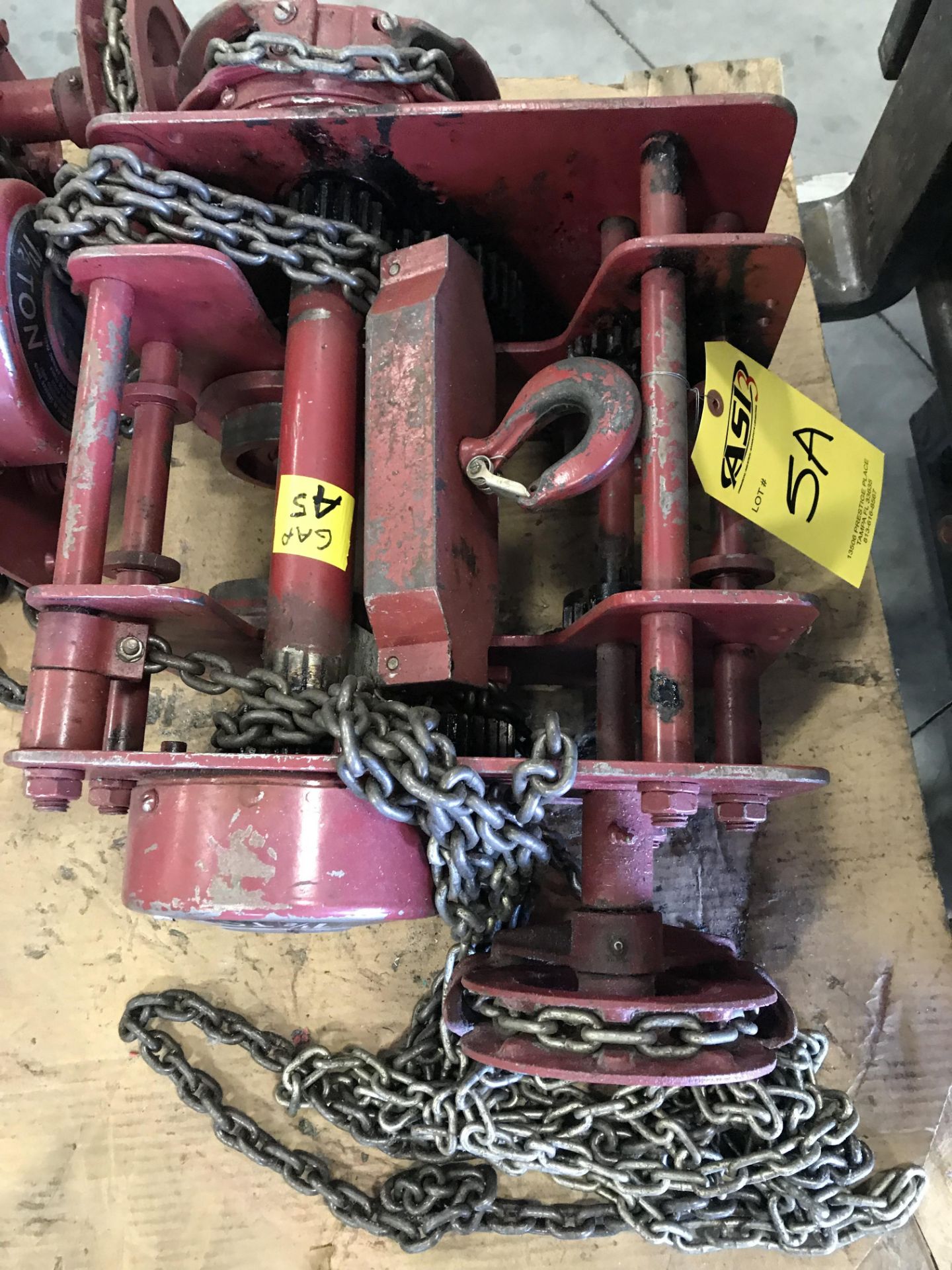 CHESTER ZEPHYR CHAIN HOIST 1 1/2 TON, BEAM MOUNT, 8FT DROP CHAIN - Image 2 of 3