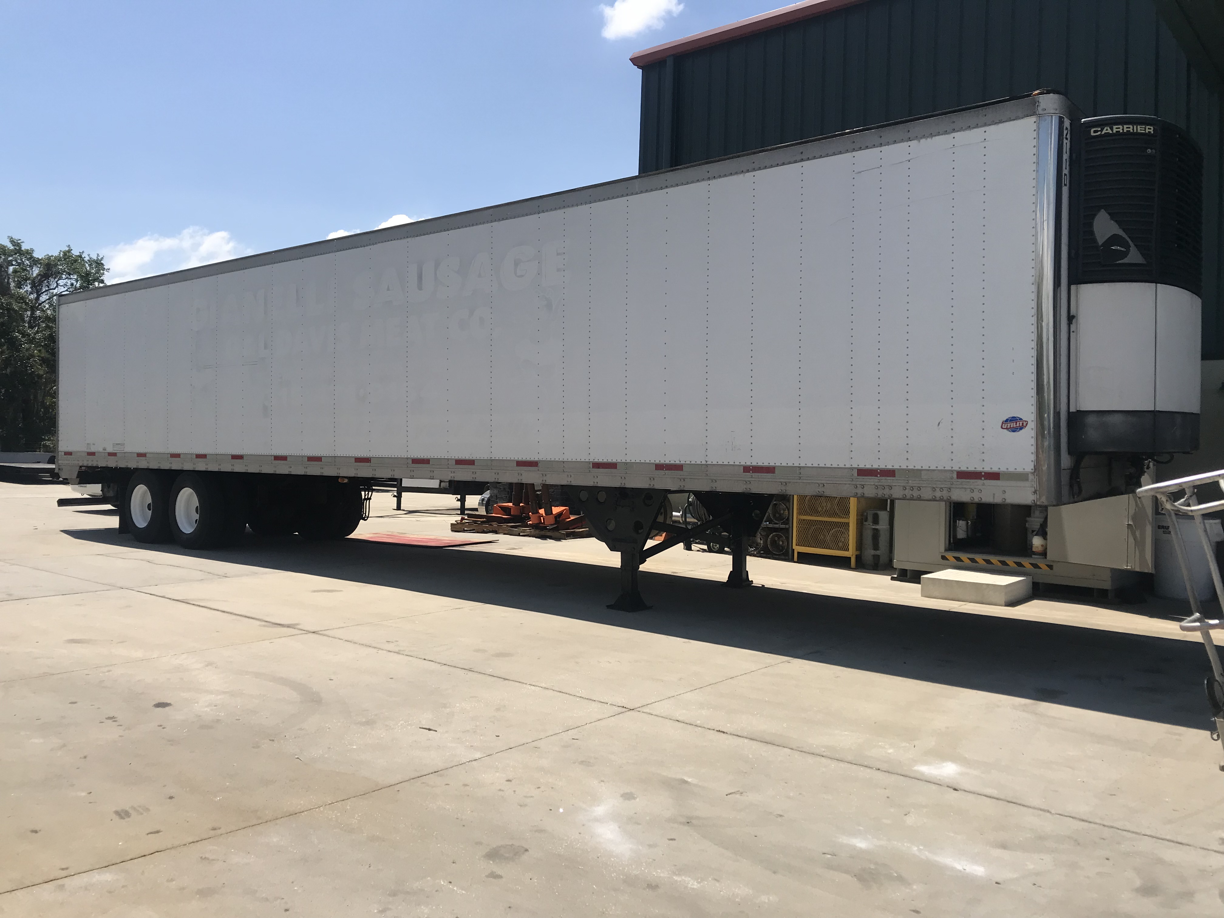 2004 53' REEFER TRAILER, REEFER RUNS, ROLLUP BACK DOOR. ALL APPLICABLE