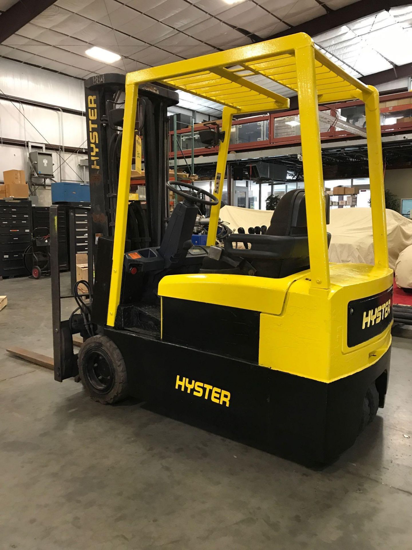 HYSTER J40XMT ELECTRIC FORKLIFT, 4,000 LB LIFT CAPACITY - Image 4 of 8