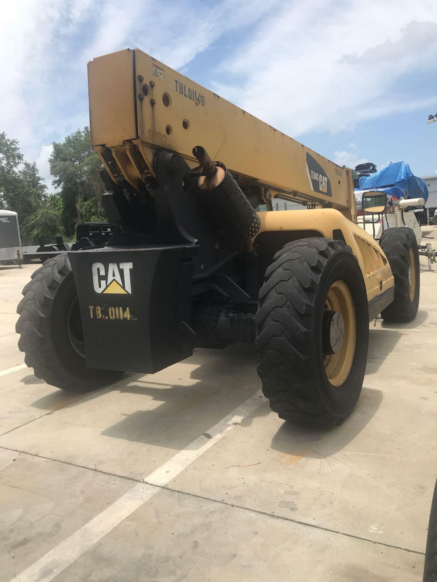 2008 CATERPILLAR TL943 ROUGH TERRAIN TELEHANDLER, 9,000 LB LIFT CAPACITY, 43' REACH - Image 6 of 11