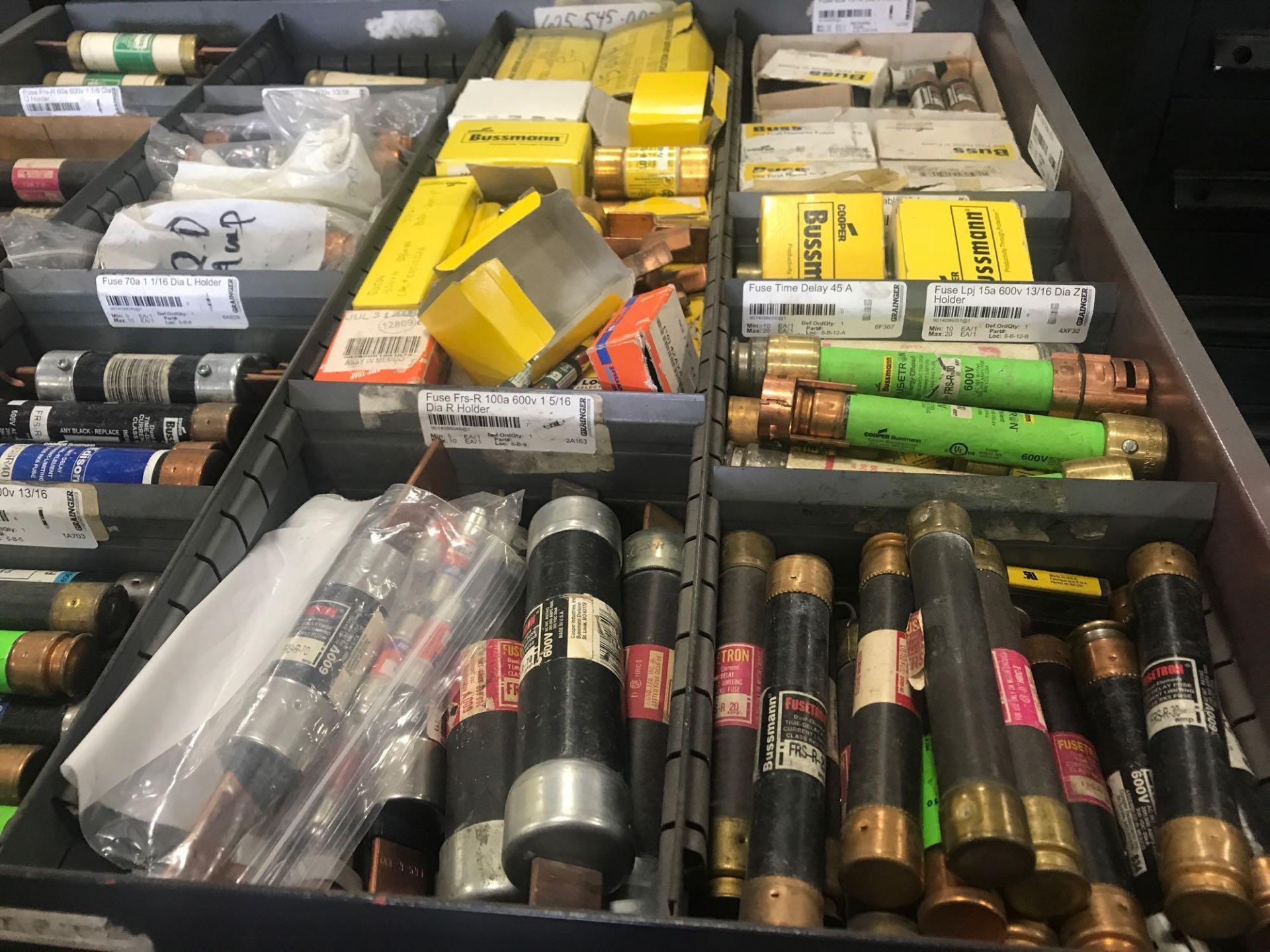 CONTENTS IN DRAWERS (CONNECTORS, SPARK PLUGS,PIPING, ETC) - Image 4 of 11