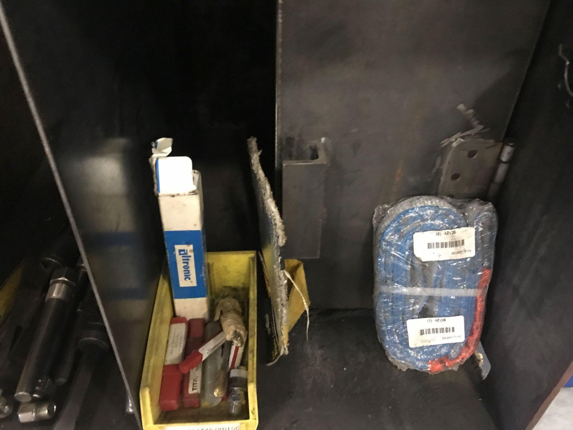 INDUSTRIAL STORAGE CABINET WITH WELDING ACCESSORIES AND OTHER CONTENTS - Image 6 of 7