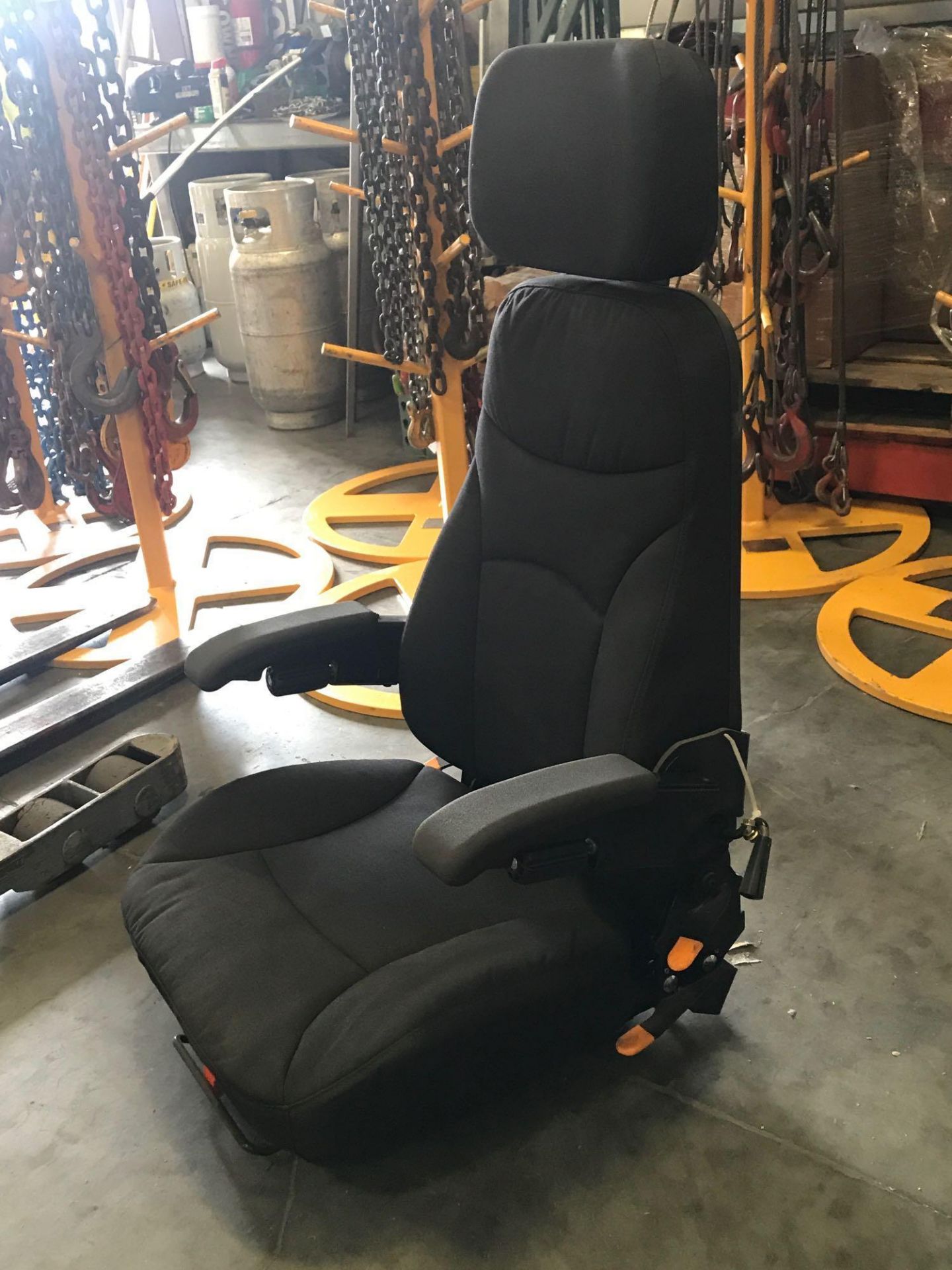 HIGH BACK RECLINING EQUIPMENT SEAT - Image 3 of 3