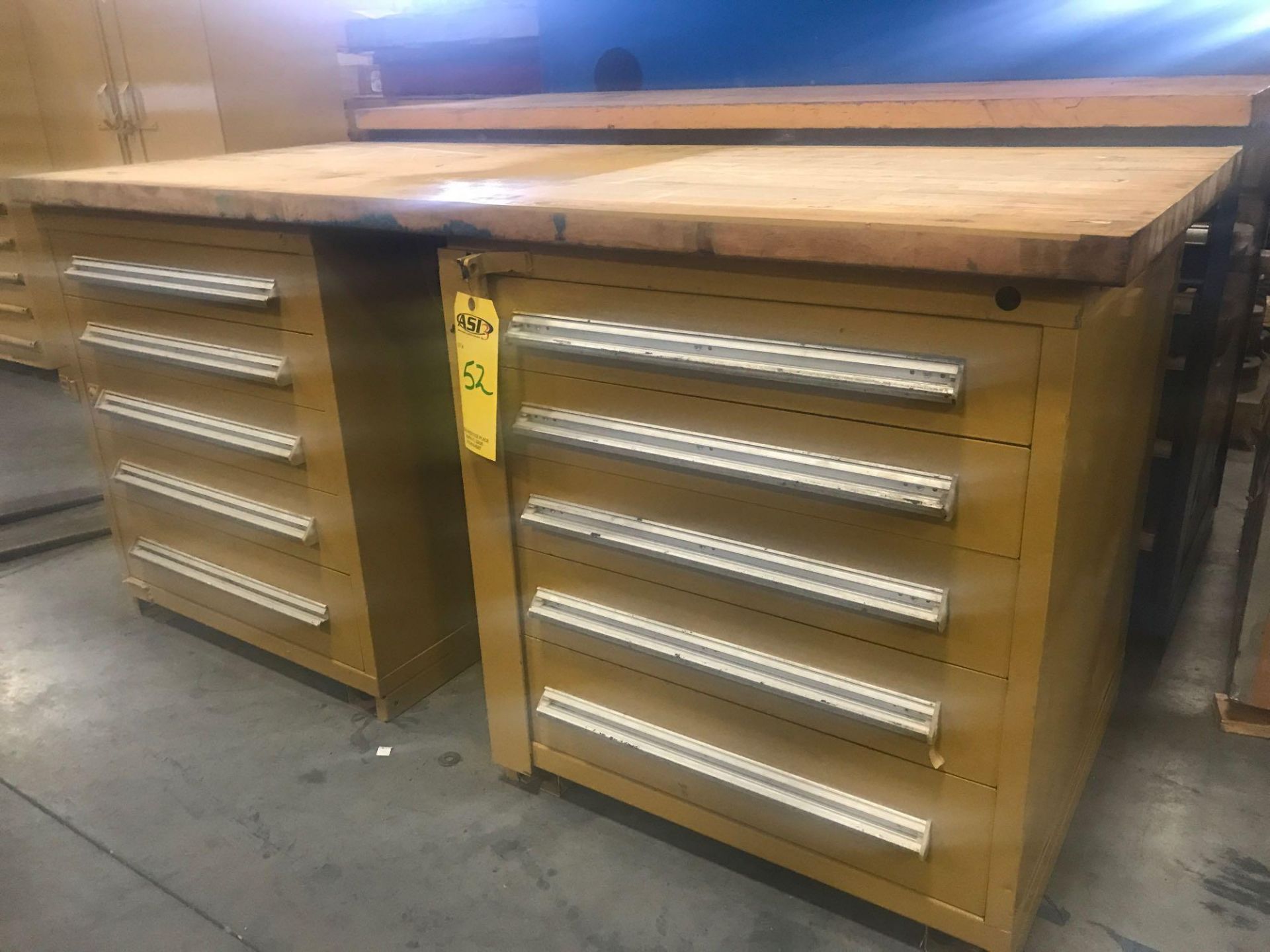 10 DRAWER INDUSTRIAL WORK BENCH