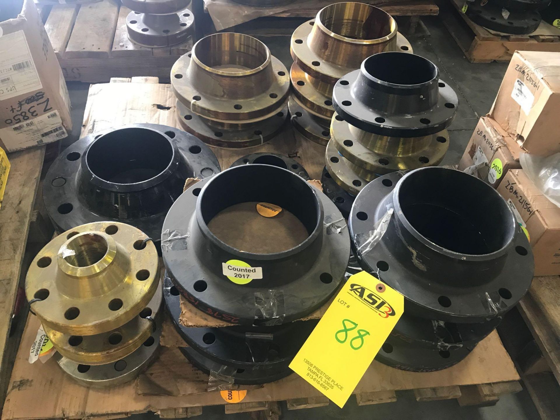 ASSORTED WELD ON PIPE FLANGES