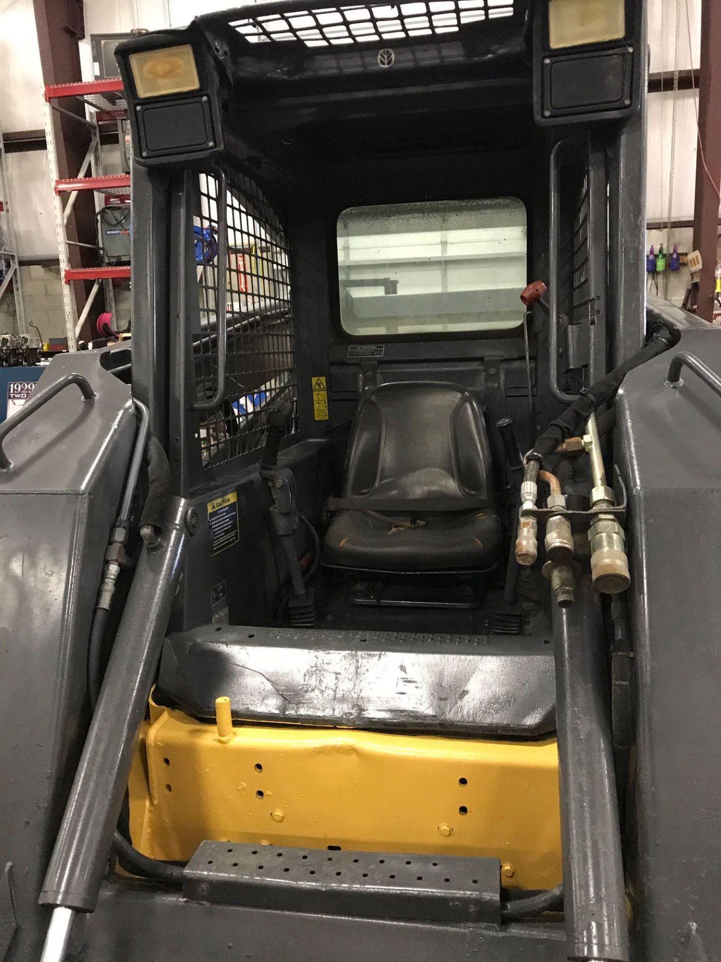 2006 NEW HOLLAND LS190 SKID STEER, DIESEL, QUICK COUPLER, AUX. HIGH FLOW HYDRAULICS - Image 6 of 7