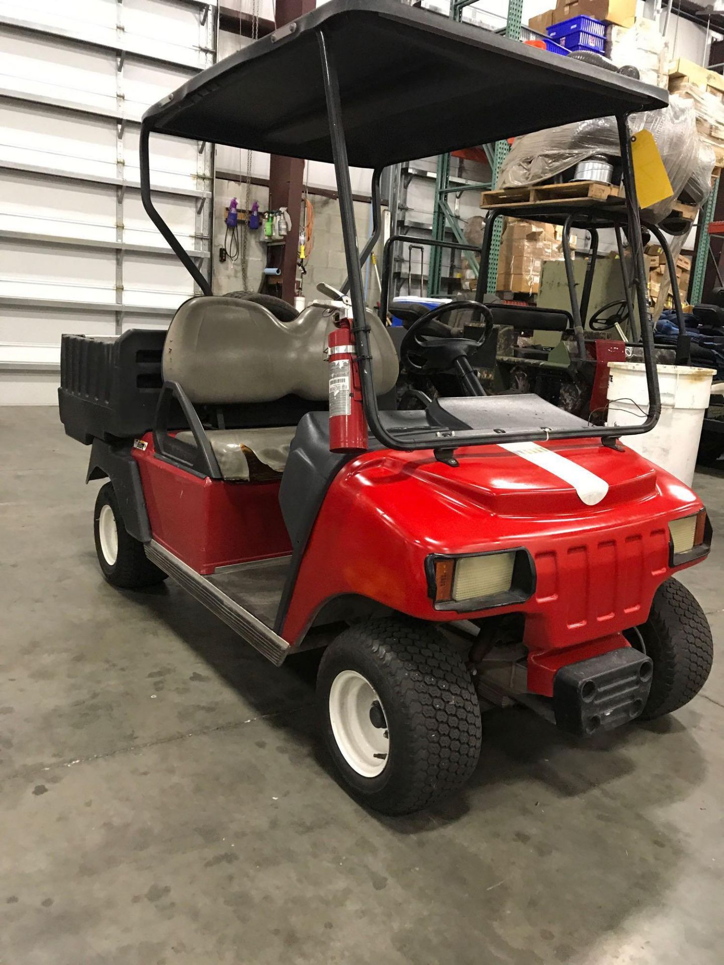 CLUB CAR ELECTRIC GOLF CART, BATTERY CHARGER INCLUDED - Image 2 of 5