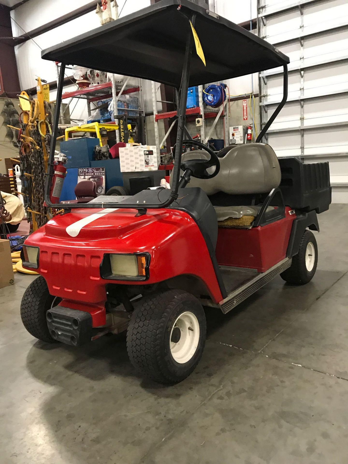 CLUB CAR ELECTRIC GOLF CART, BATTERY CHARGER INCLUDED