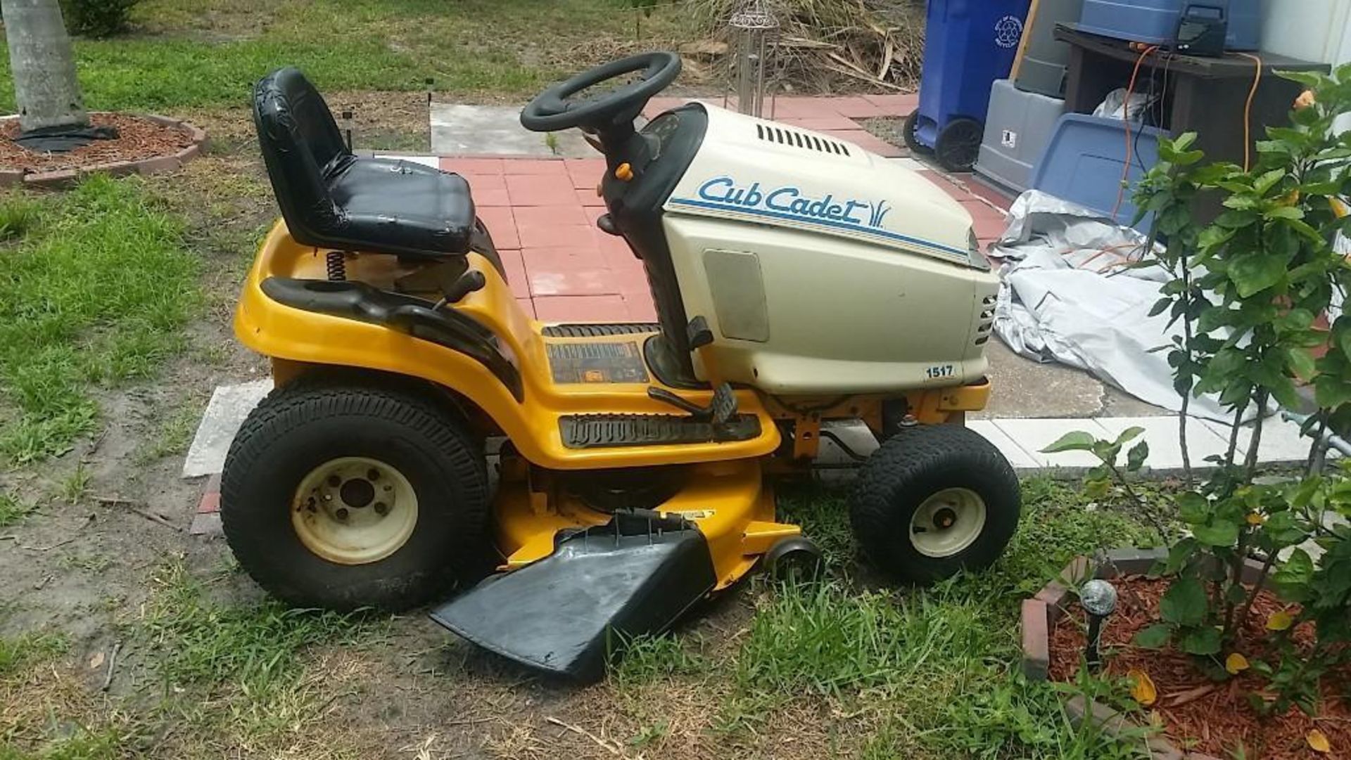 CUB CADET 1517 MOWER, 279.9 HOURS SHOWING, RUNS - Image 9 of 18