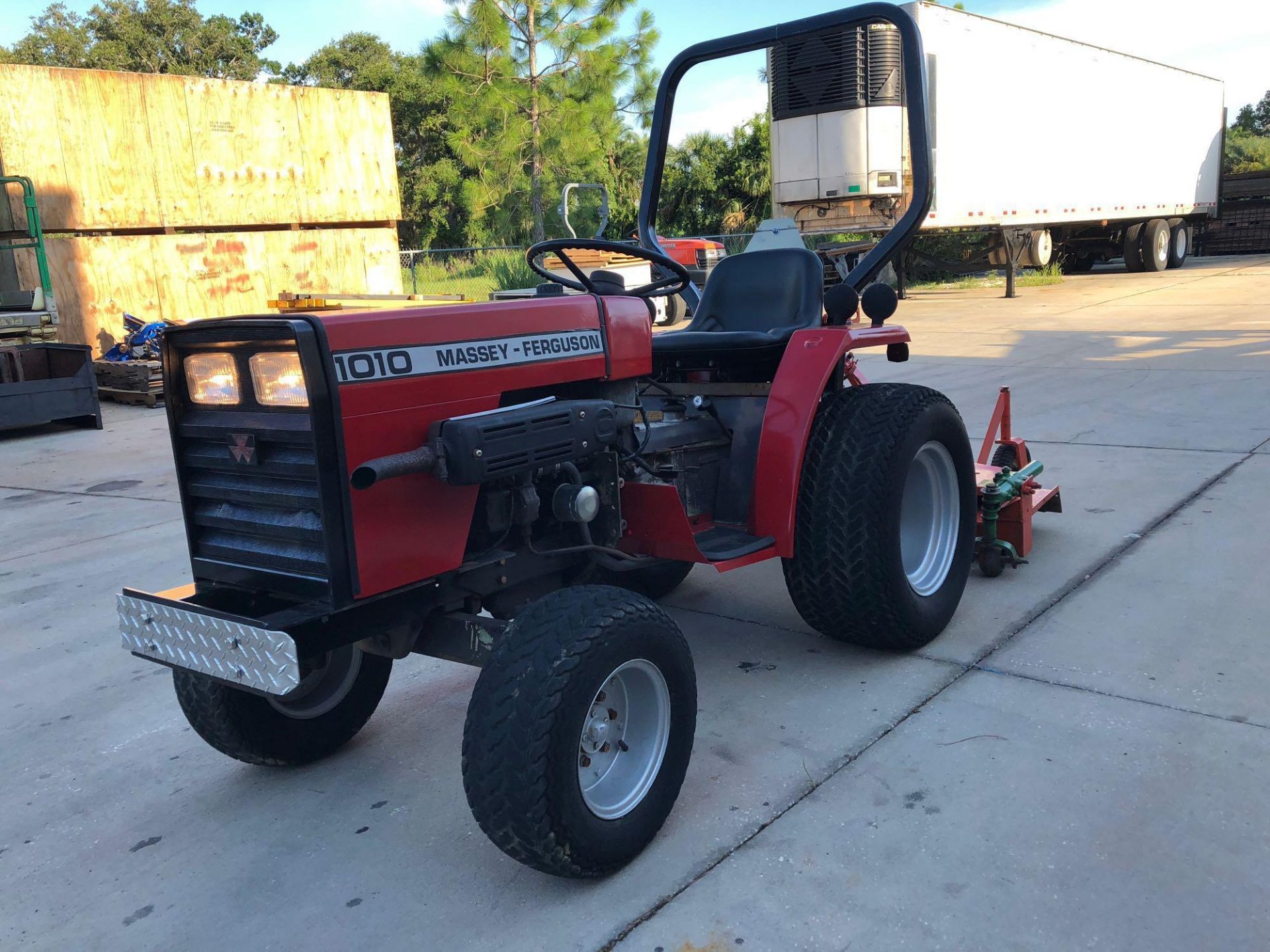 MASSEY FERGUSON MF1010 TRACTOR - Image 11 of 18