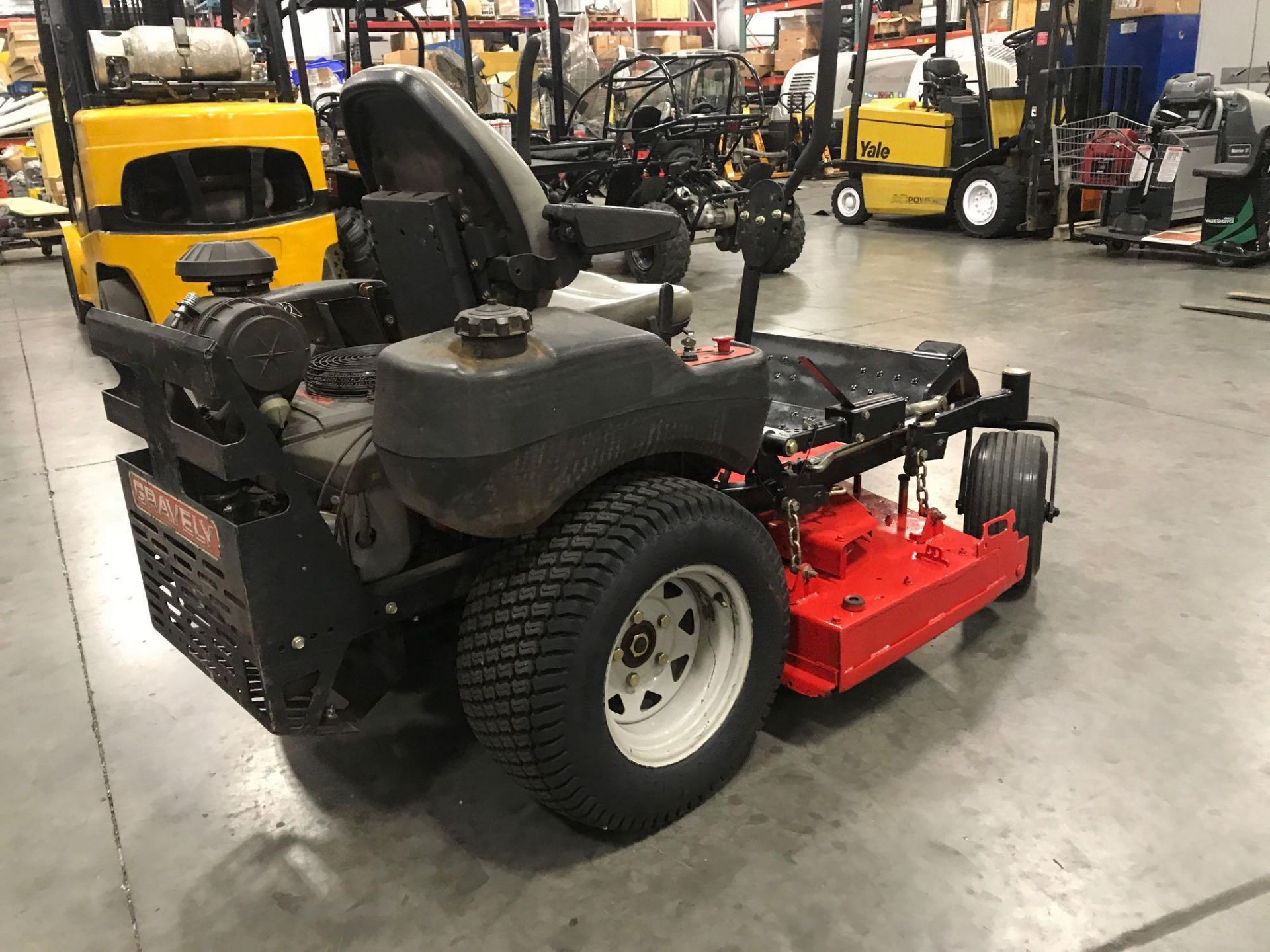 GRAVELY 152Z ZERO TURN COMMERCIAL MOWER, 52" DECK - Image 8 of 14