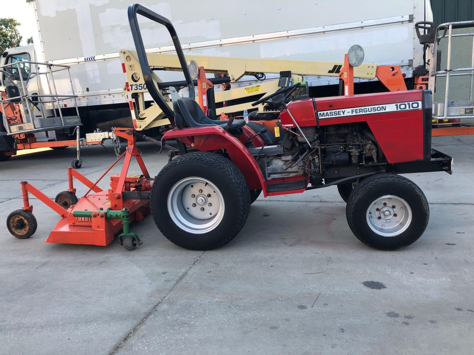 MASSEY FERGUSON MF1010 TRACTOR