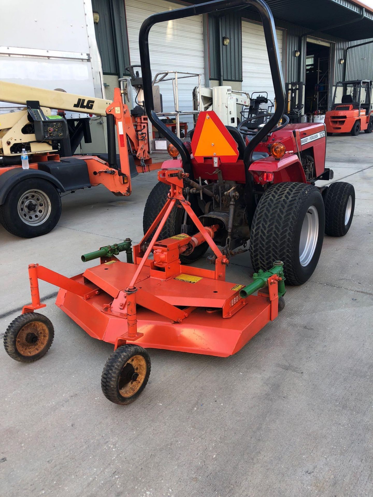 MASSEY FERGUSON MF1010 TRACTOR - Image 6 of 18