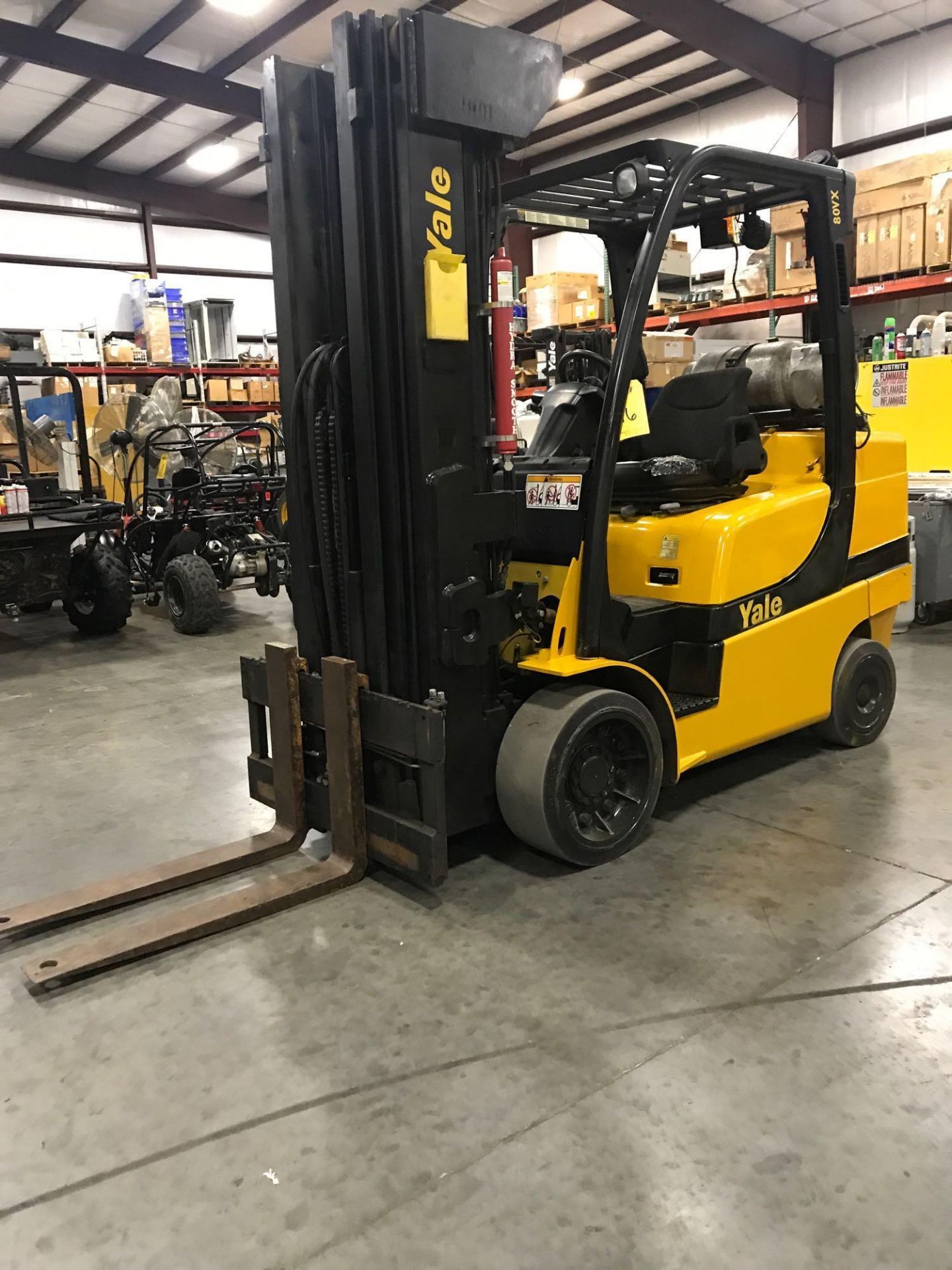 2009 YALE LP FORKLIFT MODEL GLC80, 8,000 LB CAPACITY, 4 STAGE MAST - Image 8 of 18