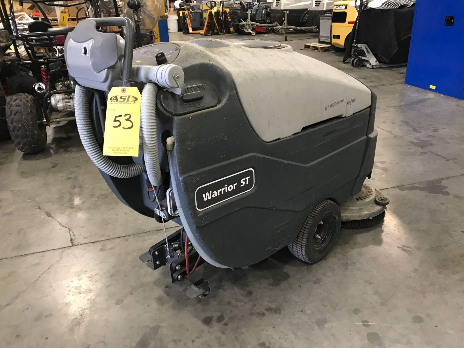 ADVANCE WARRIOR STREET FLOOR SCRUBBER MODEL 32D - Image 3 of 14