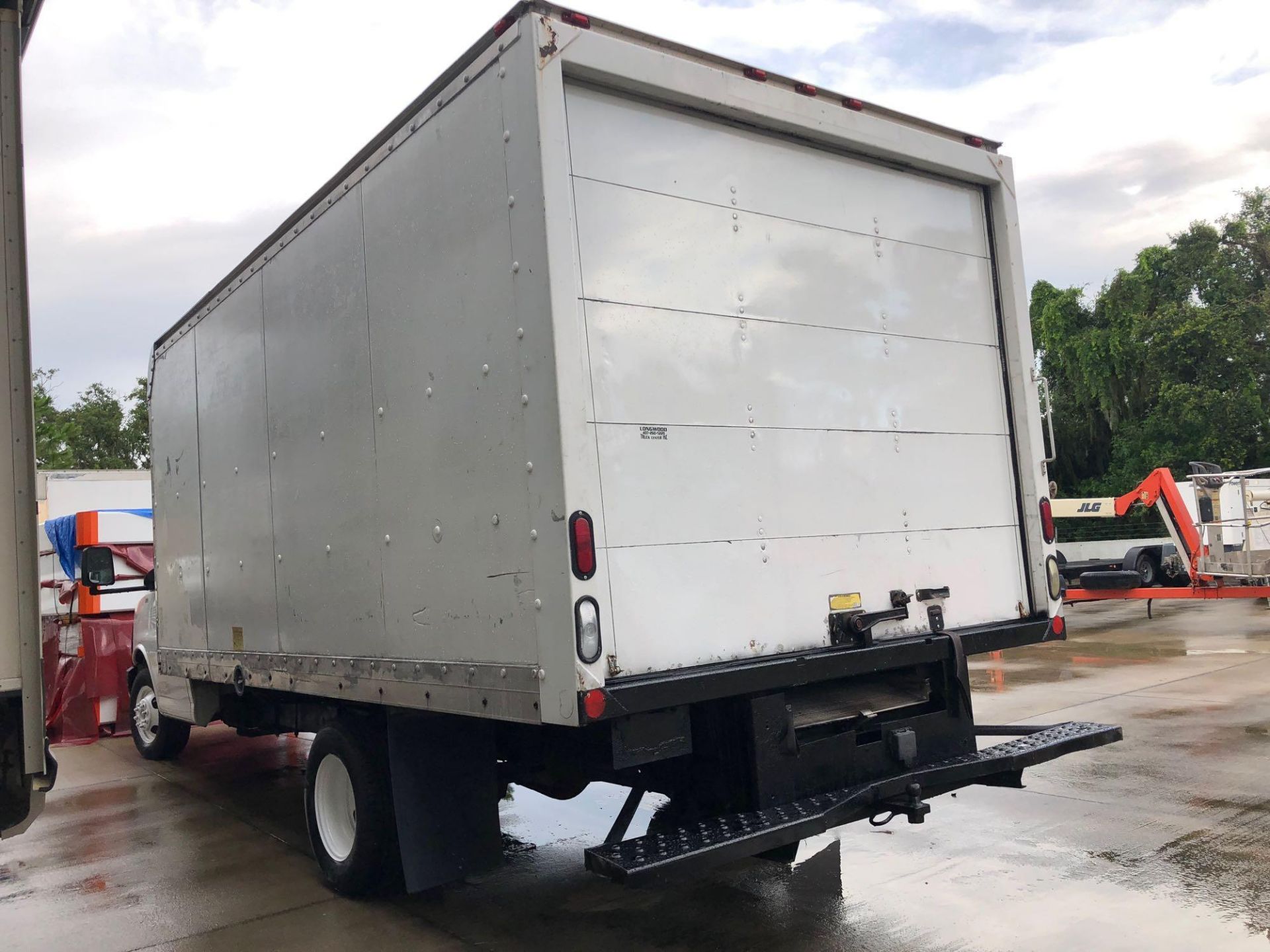 2004 GMC BOX TRUCK, APPROX. 16' BOX - Image 3 of 5