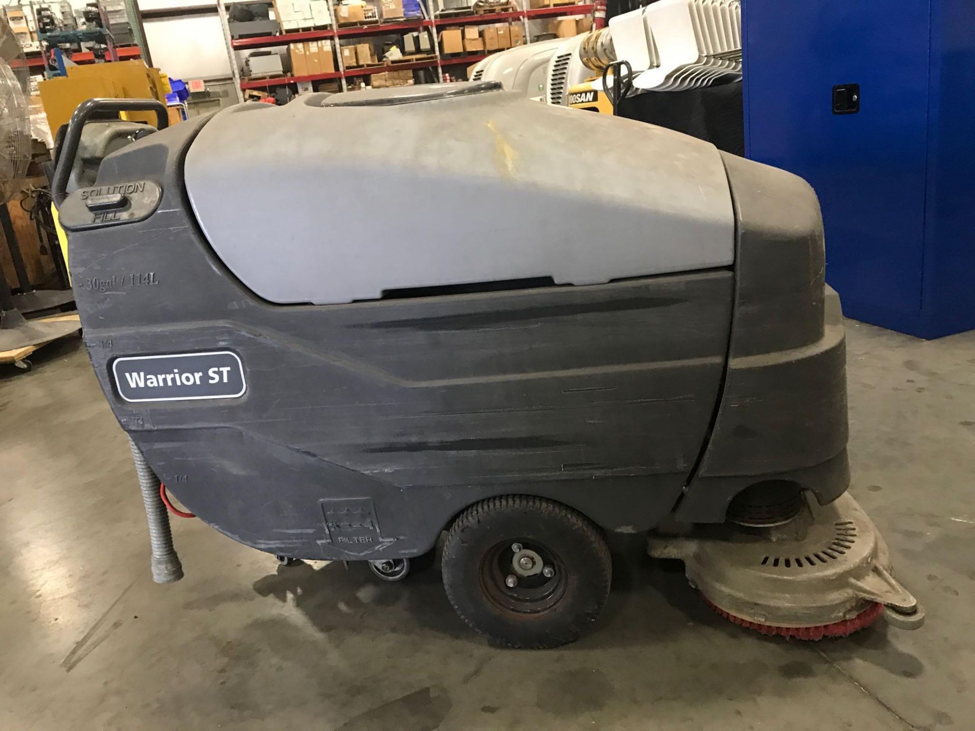 ADVANCE WARRIOR FLOOR SCRUBBER MODEL 28D - Image 8 of 11