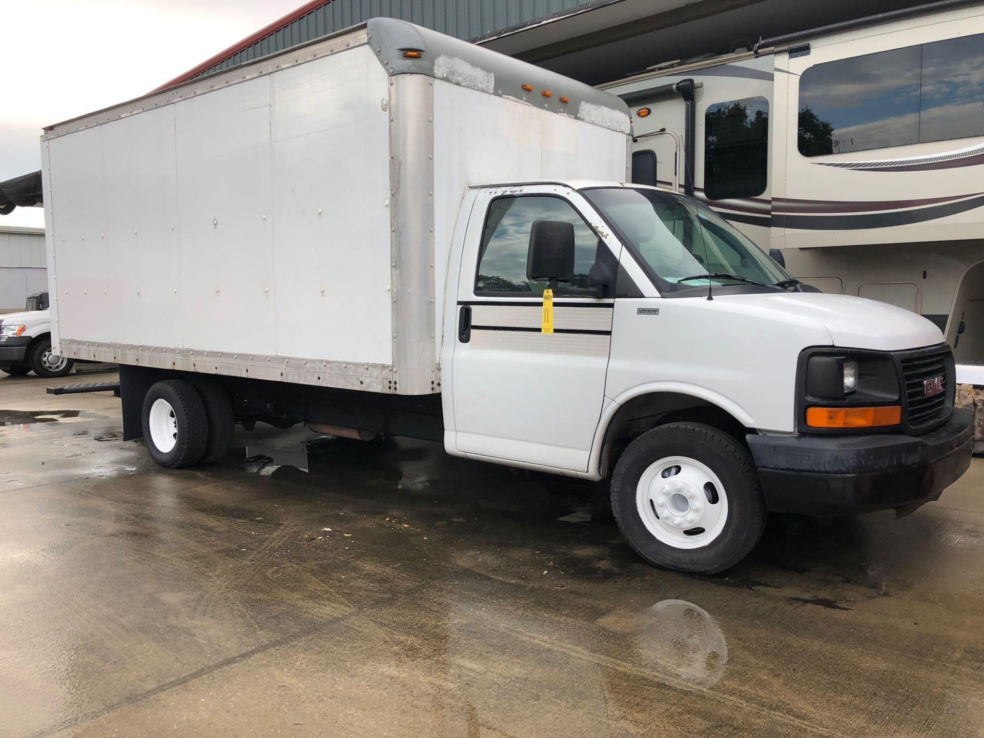 2004 GMC BOX TRUCK, APPROX. 16' BOX