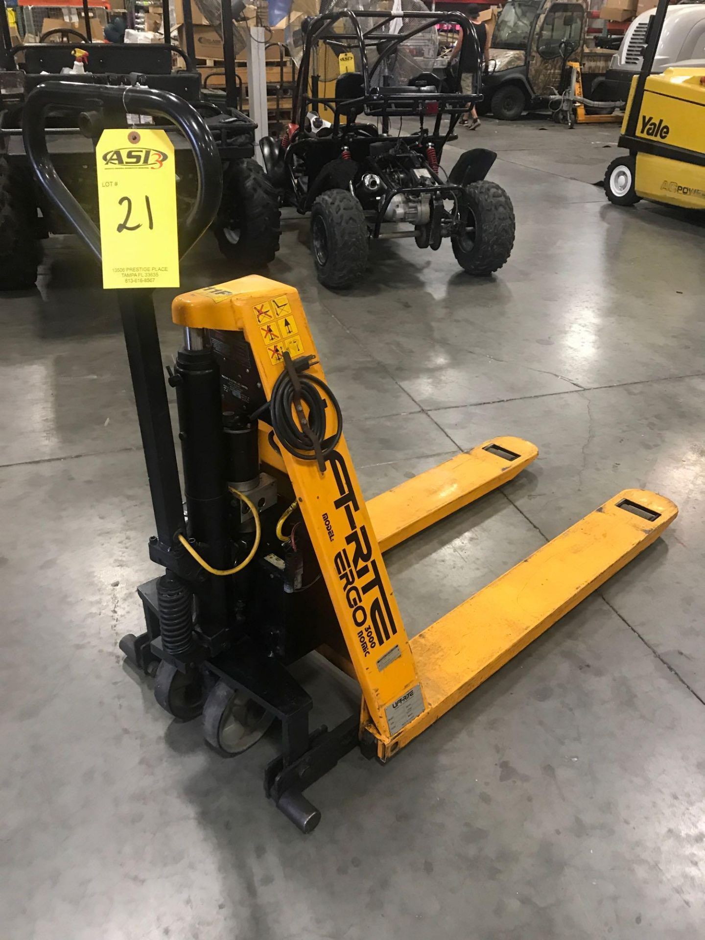 LIFT-RITE ERGO 3000 ELECTRIC PALLET JACK, BUILT IN BATTERY CHARGER