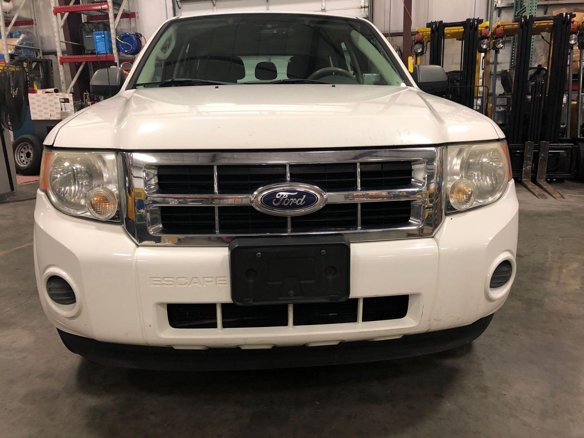 2010 FORD ESCAPE SUV, 4 DOOR, AUTOMATIC TRANSMISSION, RUNS - Image 6 of 17