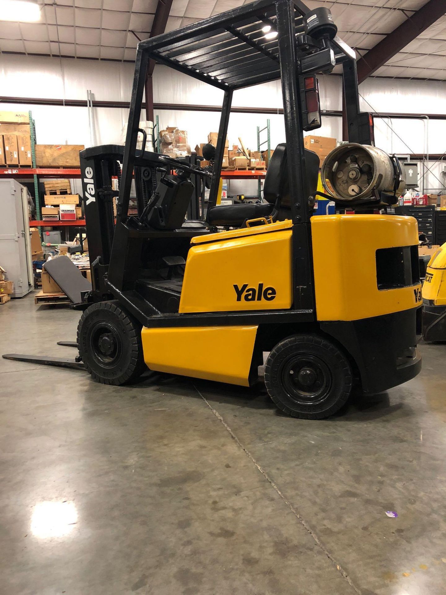 YALE LP FORKLIFT, 3,000 LB LIFT CAPACITY MODEL GLP030 - Image 4 of 6