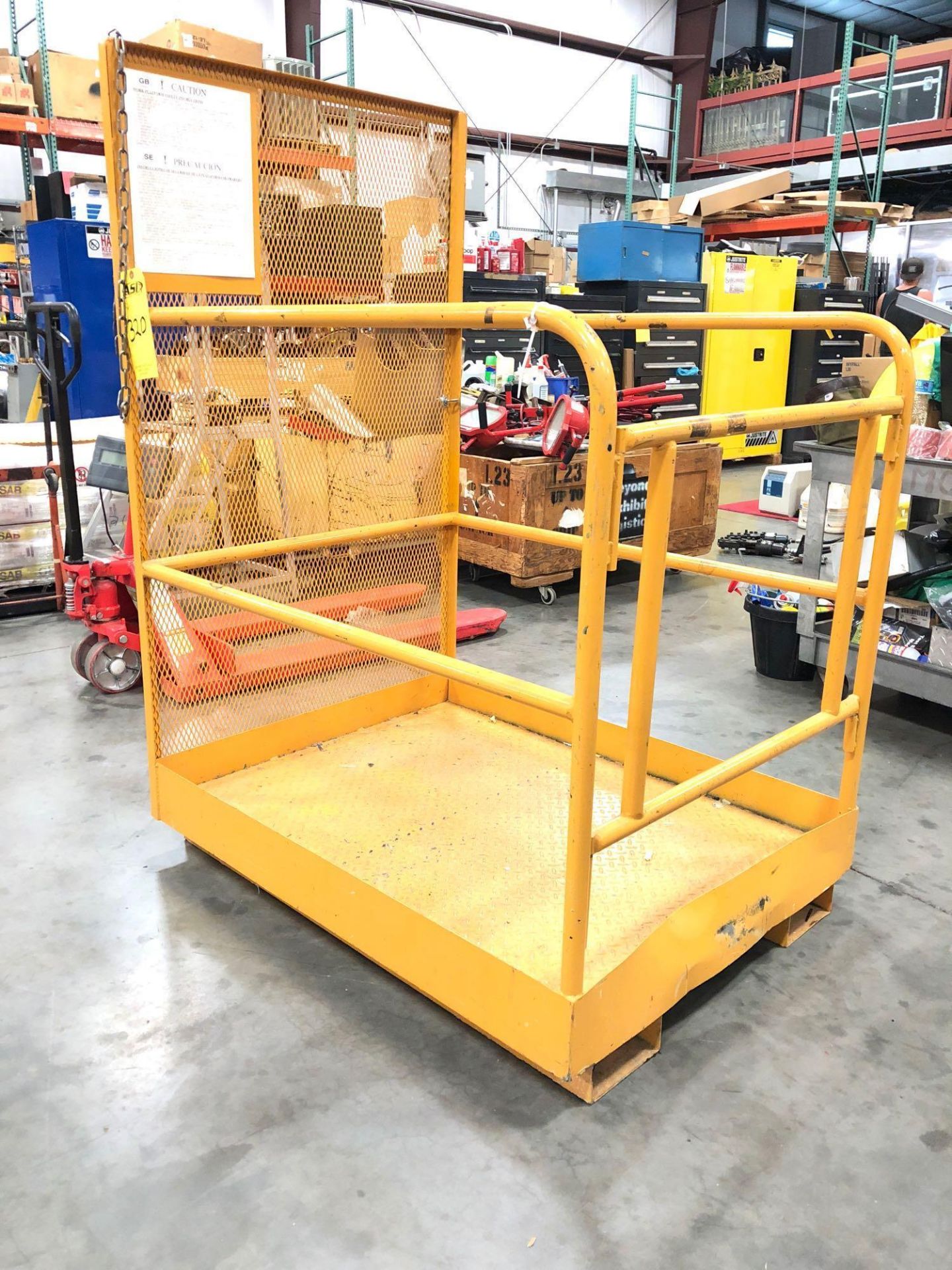 PLATFORM MAN LIFT ATTACHMENT FOR FORKLIFT