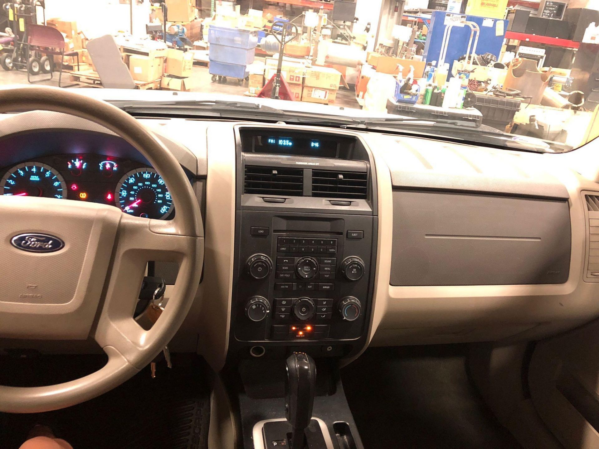 2010 FORD ESCAPE SUV, 4 DOOR, AUTOMATIC TRANSMISSION, RUNS - Image 16 of 17