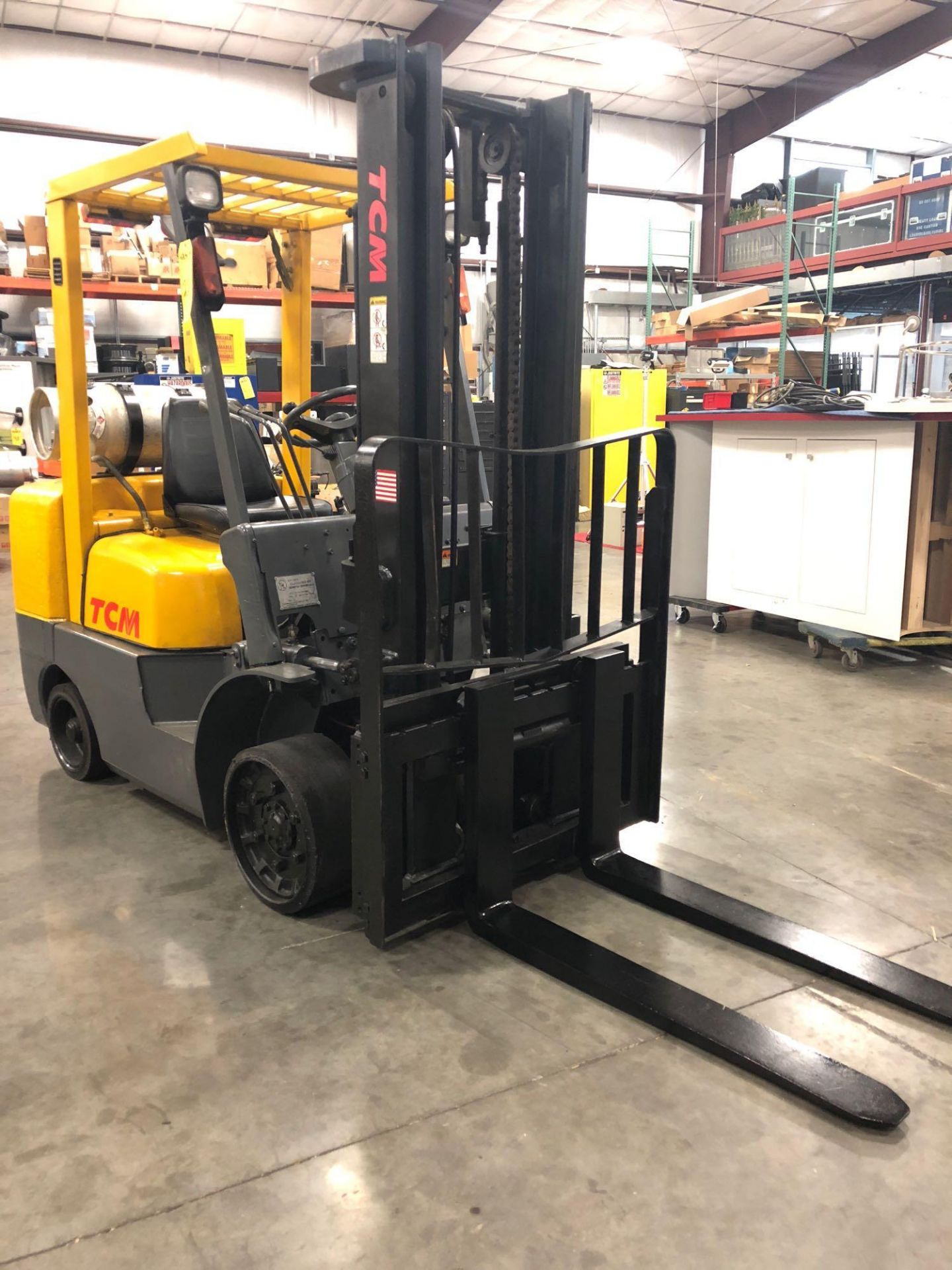 TCM LP FORKLIFT, 6,000 LB LIFT CAPACITY MODEL FCG30F9, TILT, SIDE SHIFT - Image 2 of 9