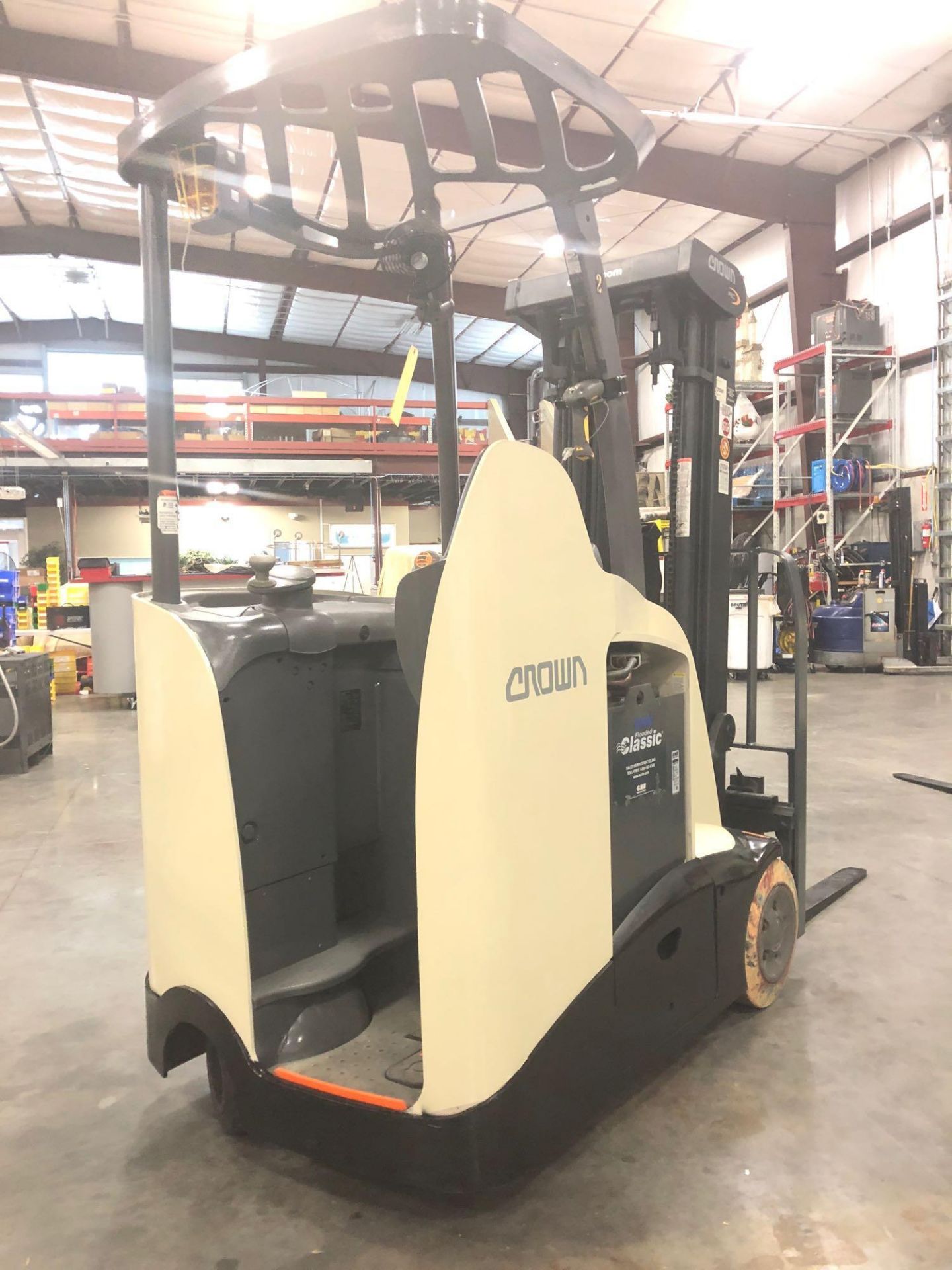 2013 CROWN ELECTRIC FORKLIFT MODEL RC5530-30, TILT, SIDE SHIFT - Image 2 of 8