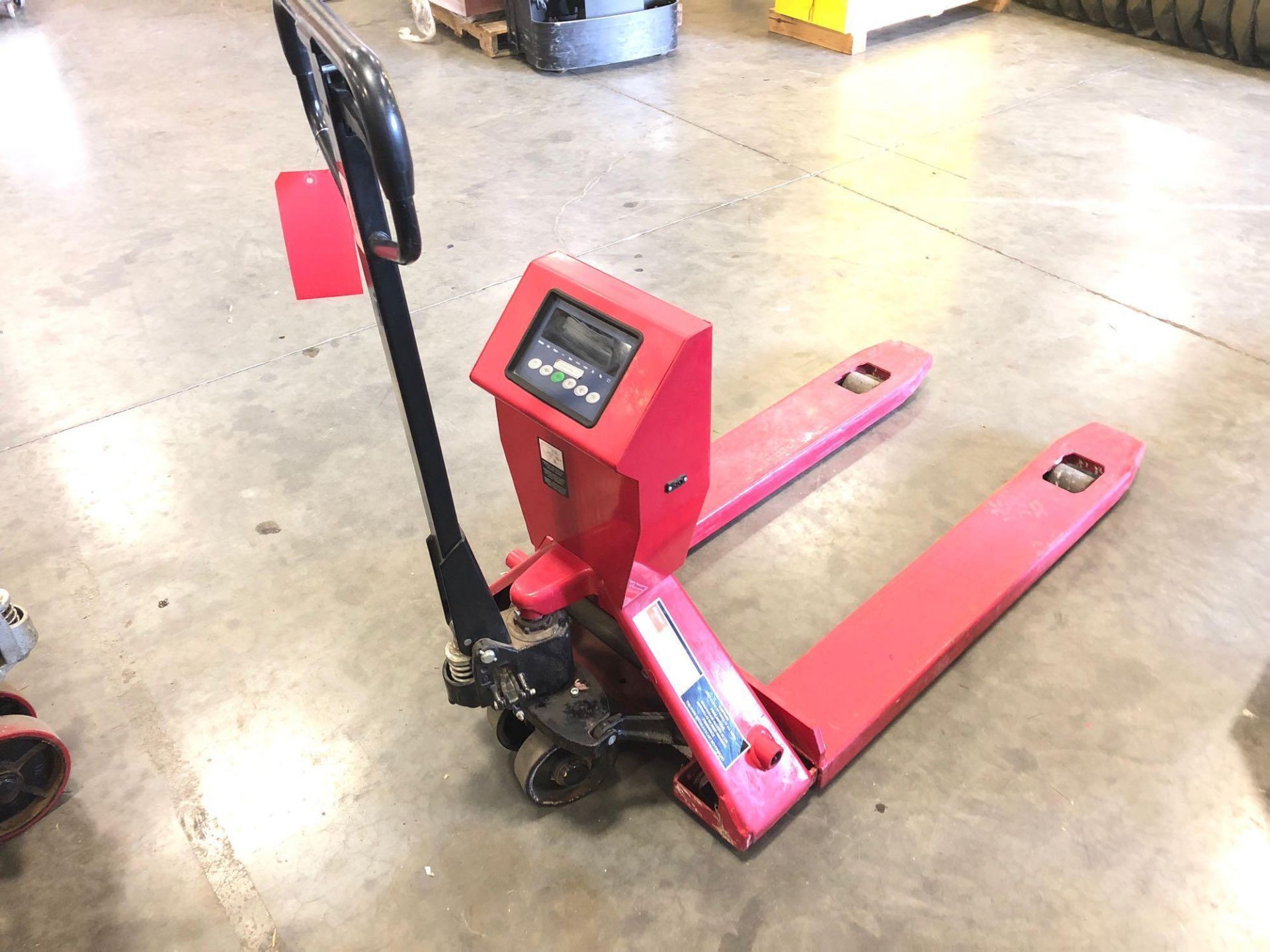 PALLET JACK WITH BUILT IN SCALE