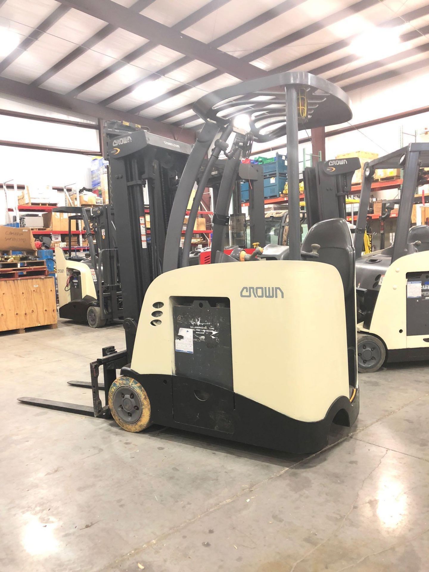 2012 CROWN ELECTRIC FORKLIFT MODEL RC5530-30, 3,000 LB LIFT CAP. 190" HEIGHT CAP. TILT, SIDE SHIFT