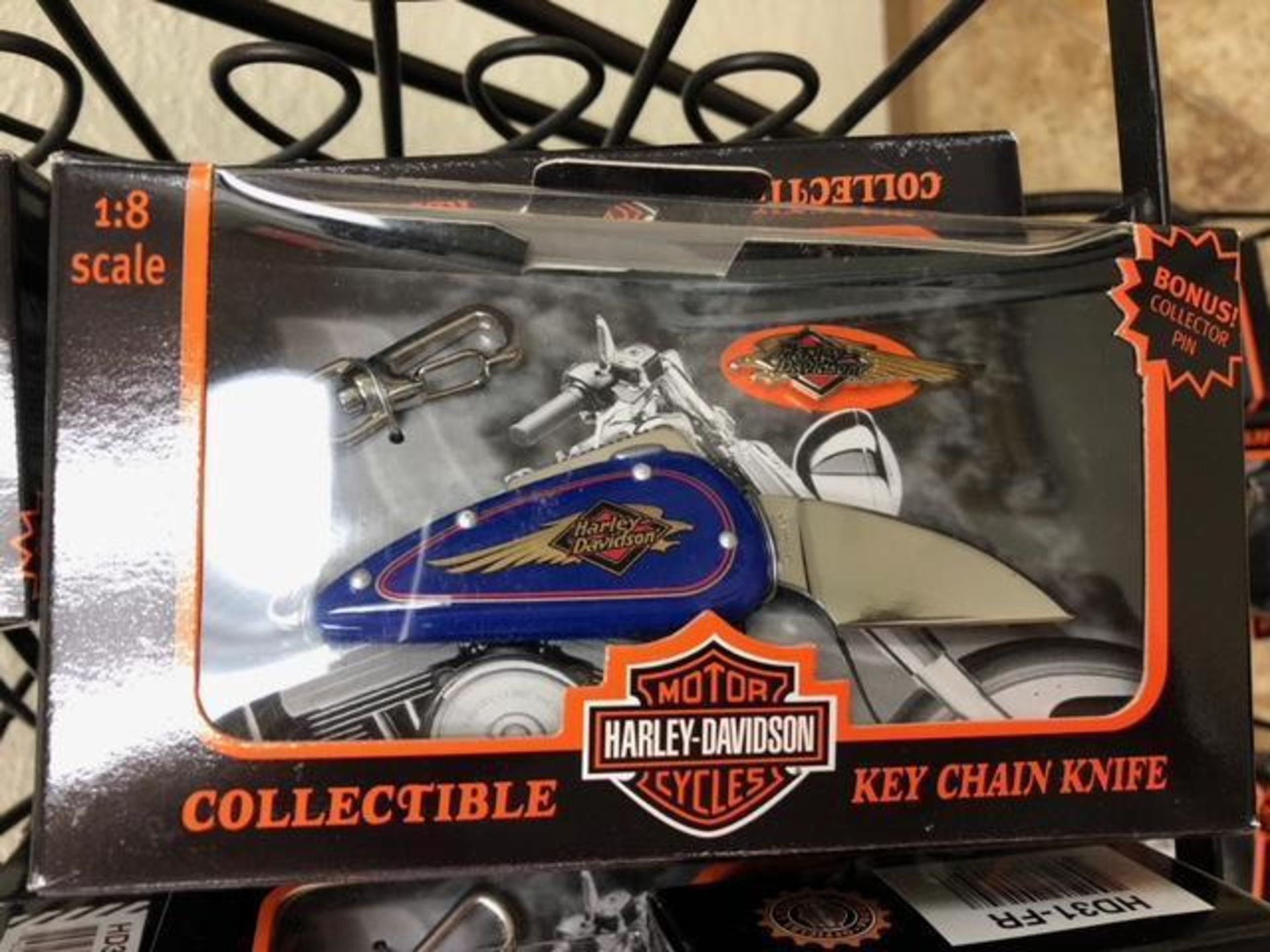 20 NEW ASSORTED COLLECTIBLE HARLEY DAVIDSON KEY CHAIN KNIVES - Image 2 of 2