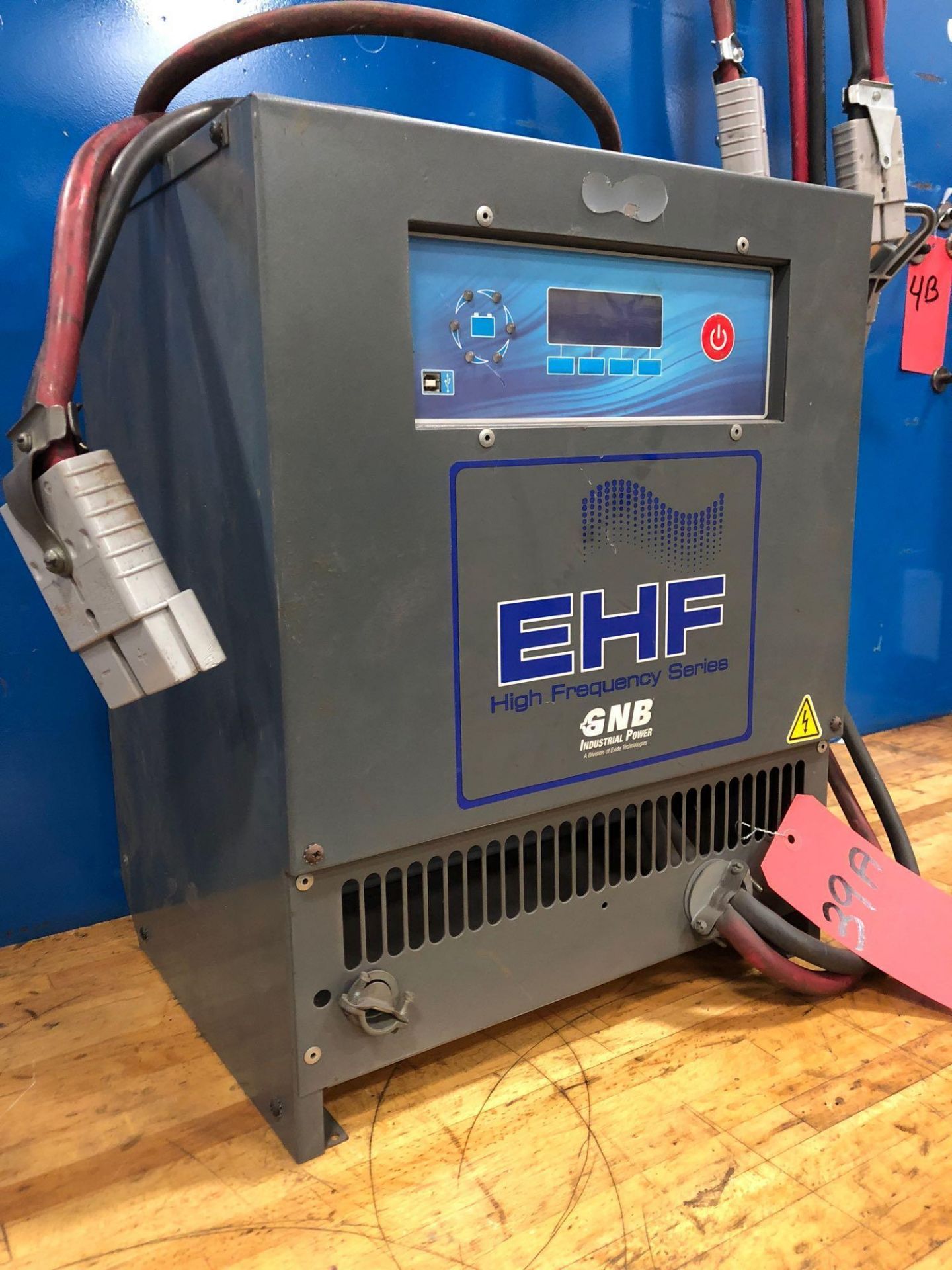 EHF BATTERY CHARGER MODEL EHF36T130M - Image 2 of 3