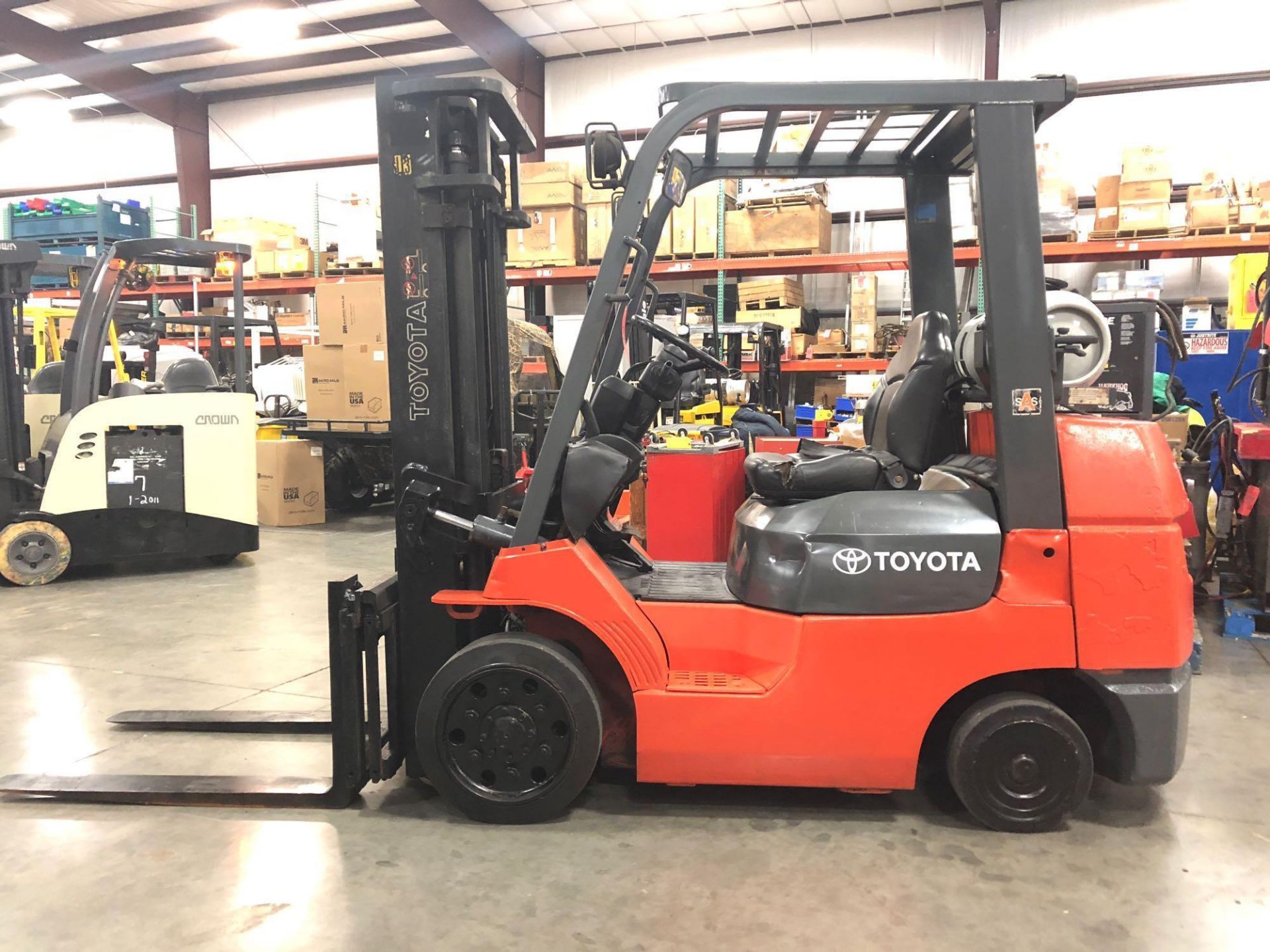 TOYOTA LP FORKLIFT MODEL 7FGCU30, 6,000 LB CAP. TILT, SIDE SHIFT